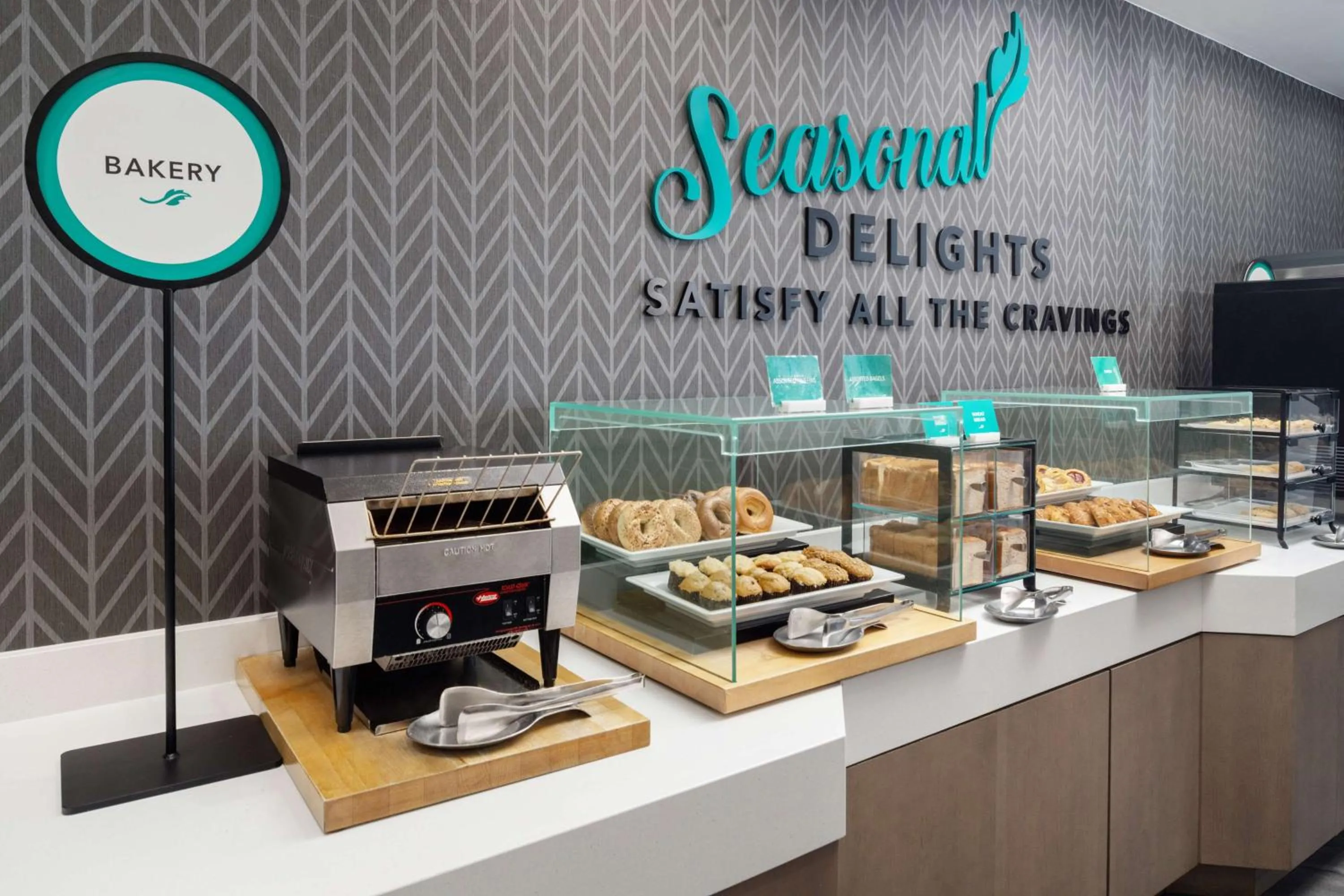 Breakfast in Embassy Suites by Hilton Atlanta Perimeter Center