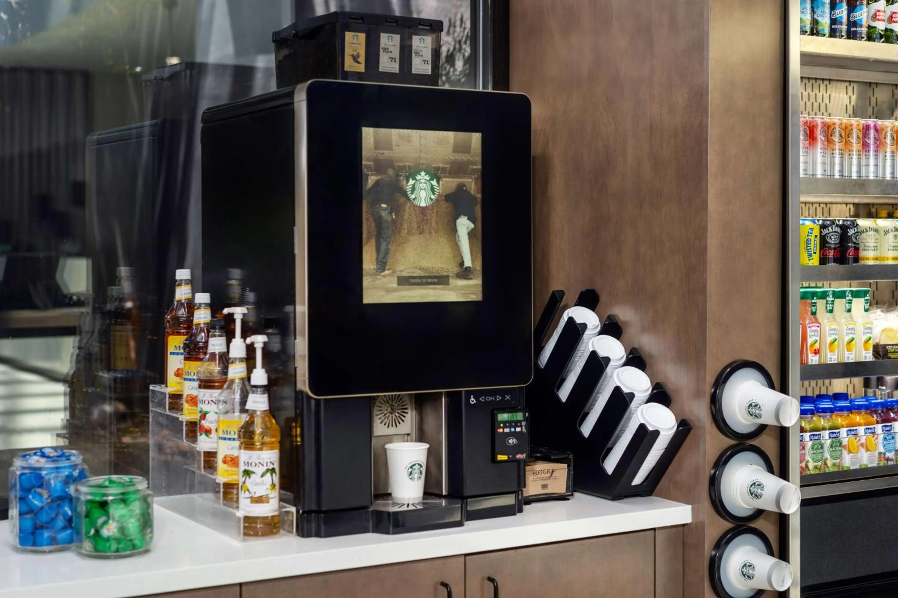 Restaurant/places to eat in Embassy Suites by Hilton Atlanta Perimeter Center