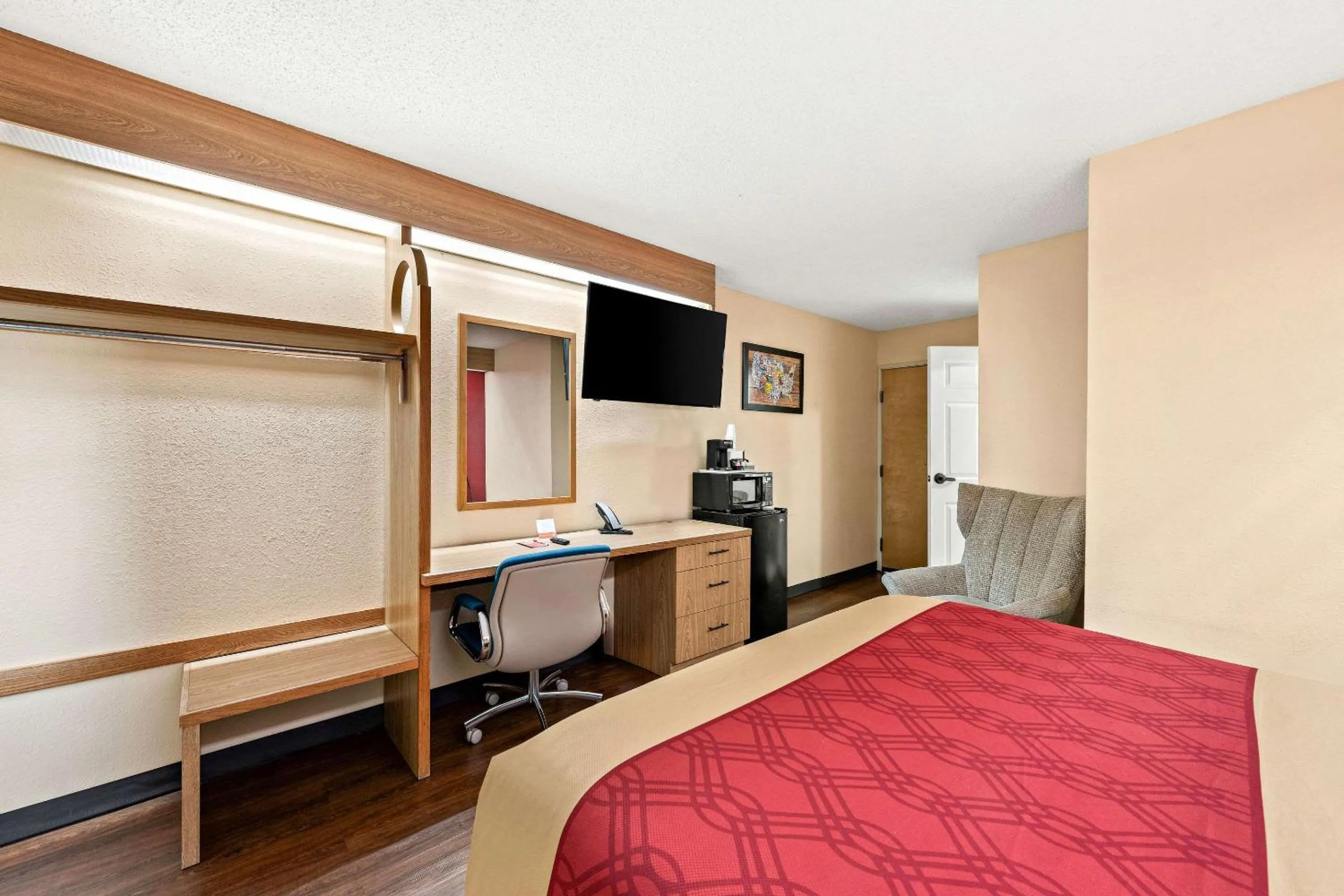 Bedroom, Bed in Econo Lodge London North