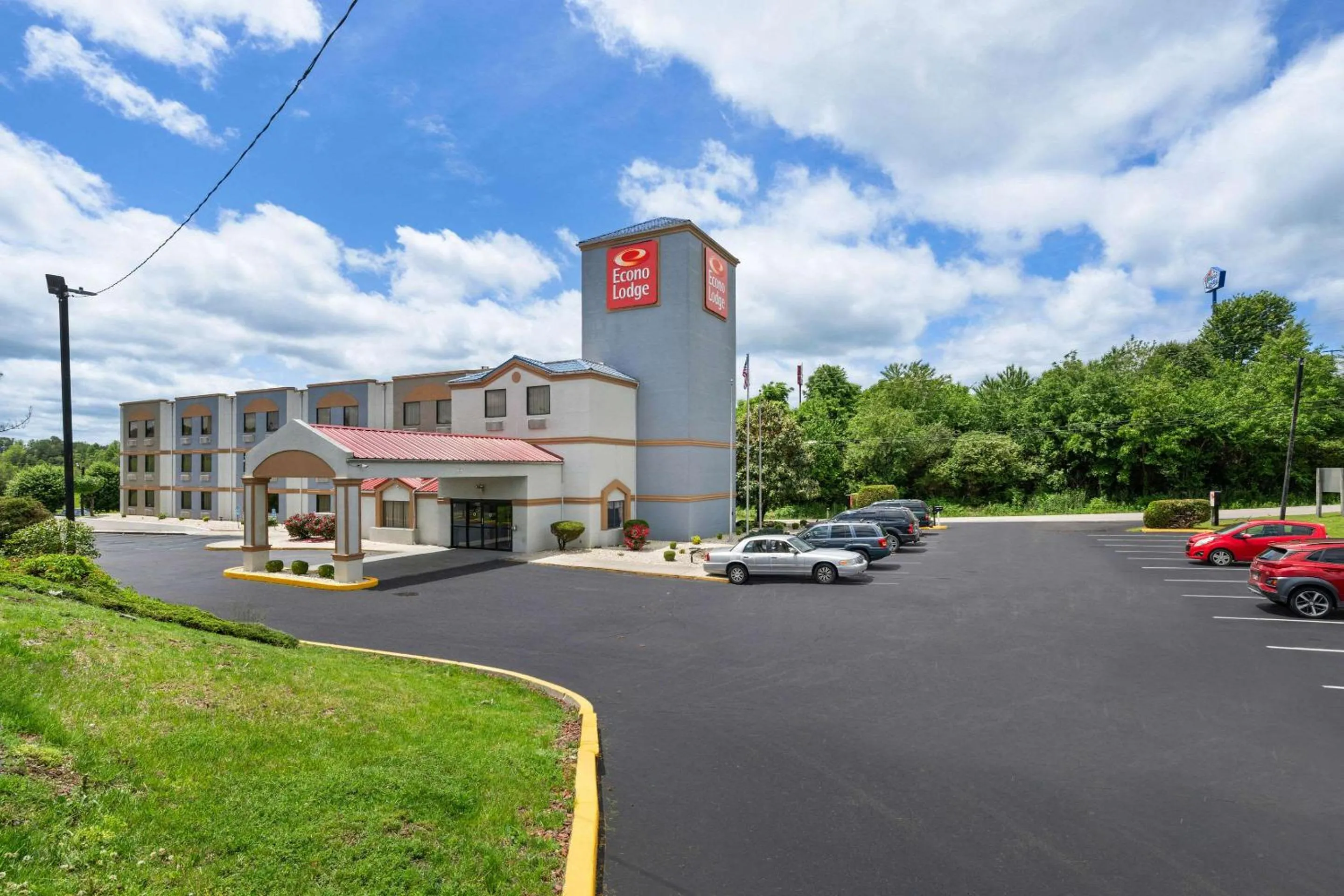 Property building in Econo Lodge London North