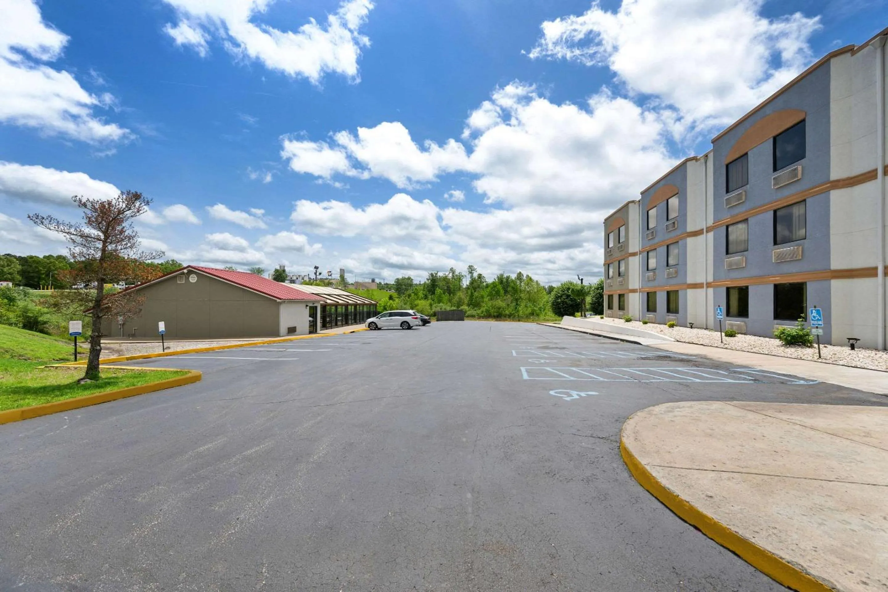 Property building in Econo Lodge London North