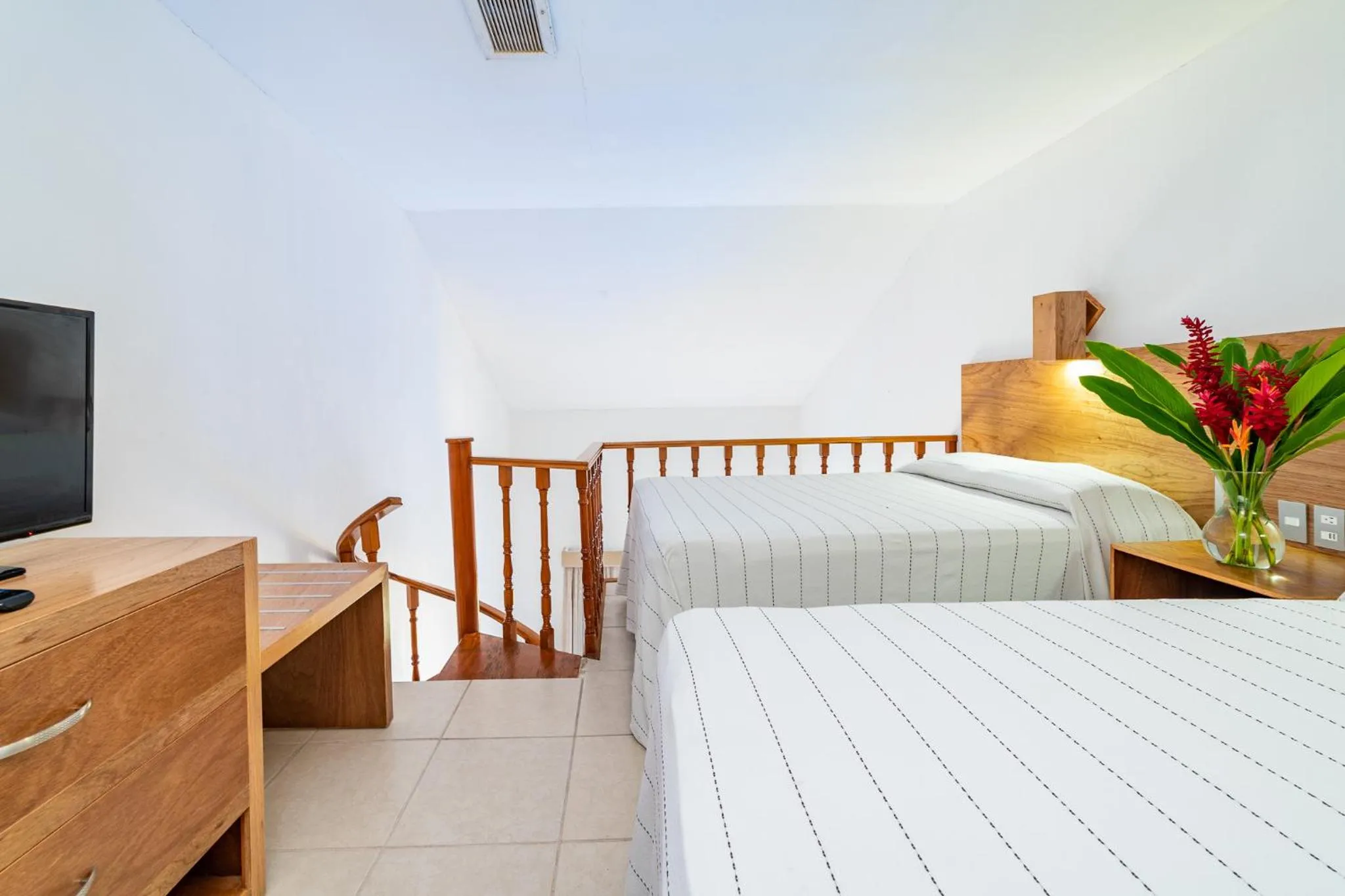 Bedroom, Bed in Hotel Castillo Huatulco & Beach Club