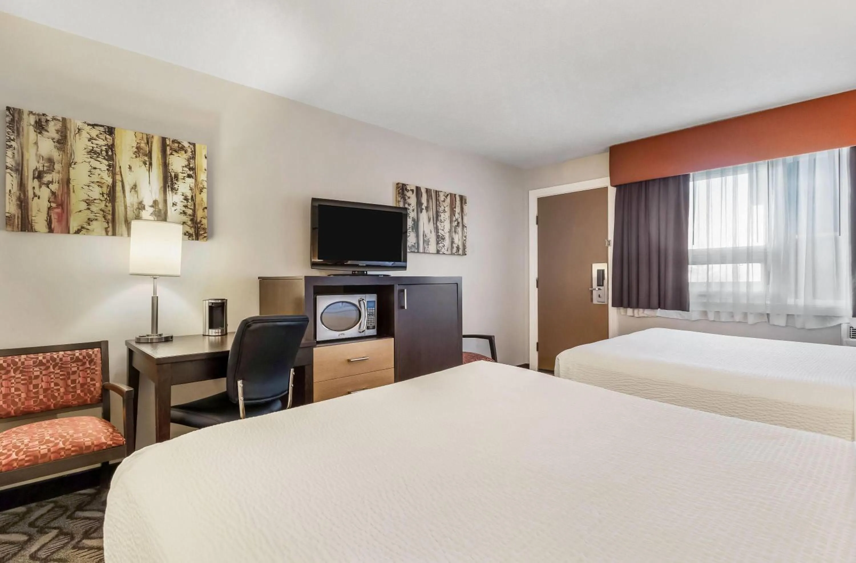 Bed in Days Inn by Wyndham Airdrie