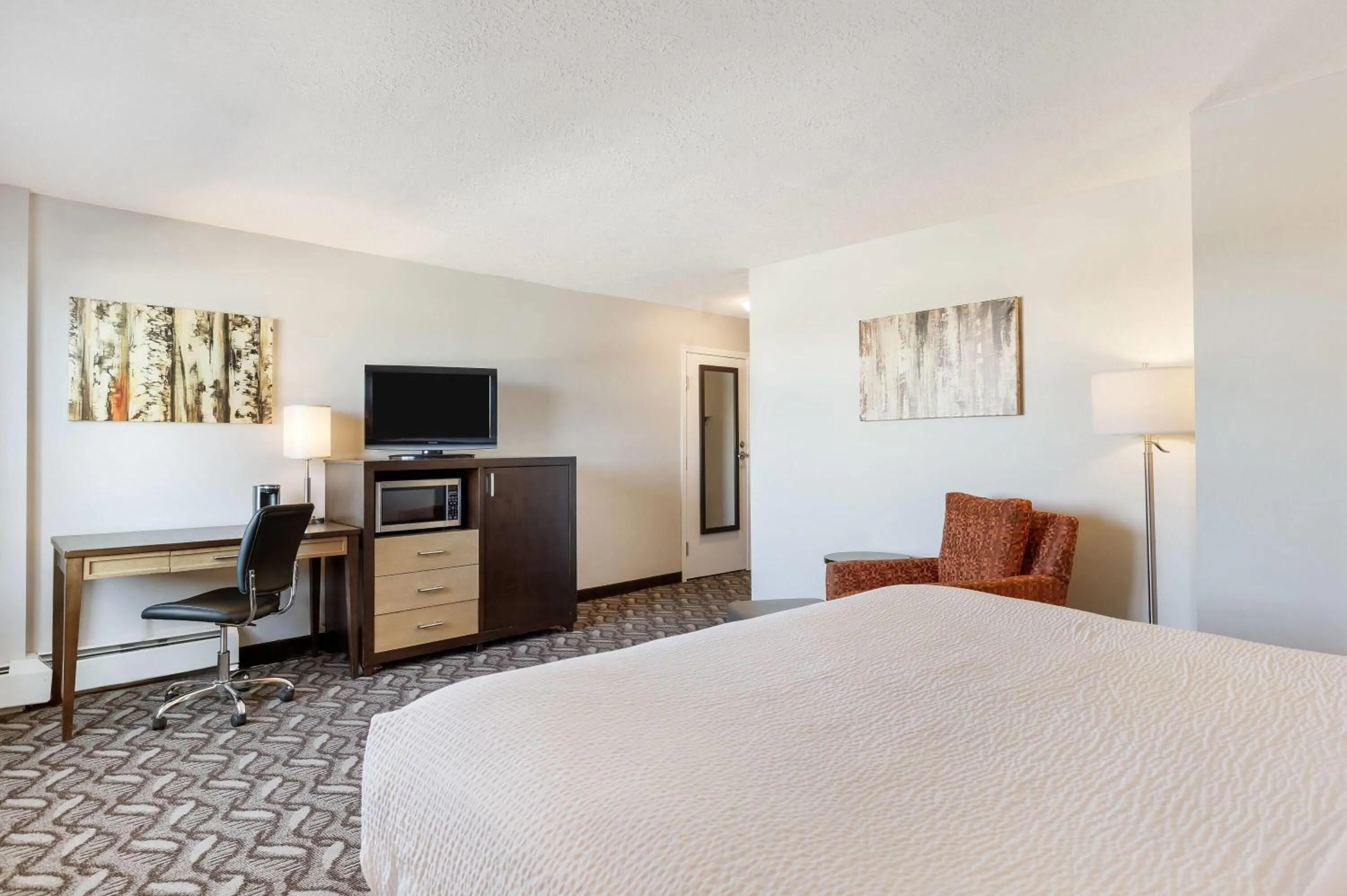 Bed in Days Inn by Wyndham Airdrie