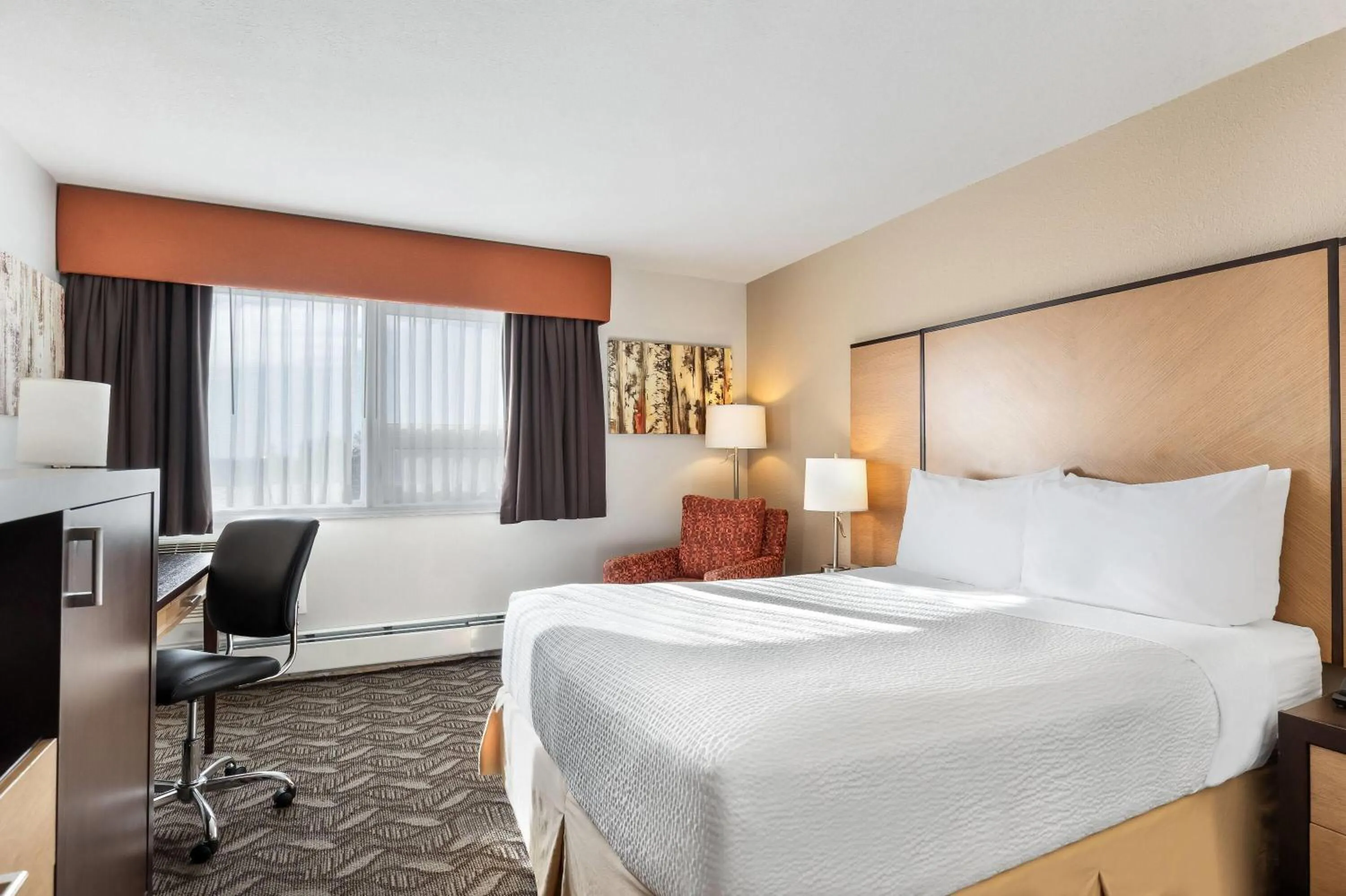 Bed in Days Inn by Wyndham Airdrie