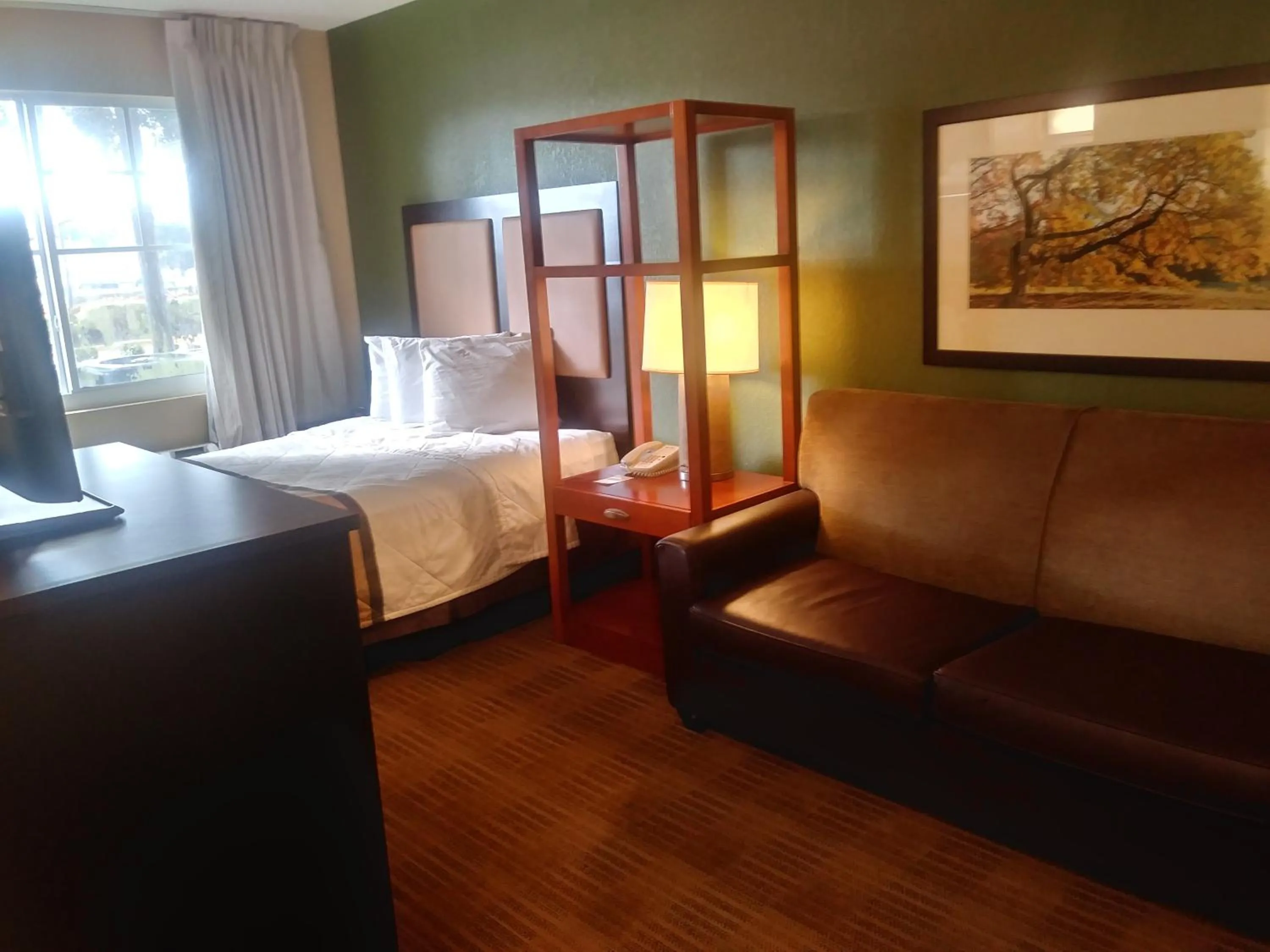 Bed in Extended Stay America Suites - Orlando - Southpark - Commodity Circle