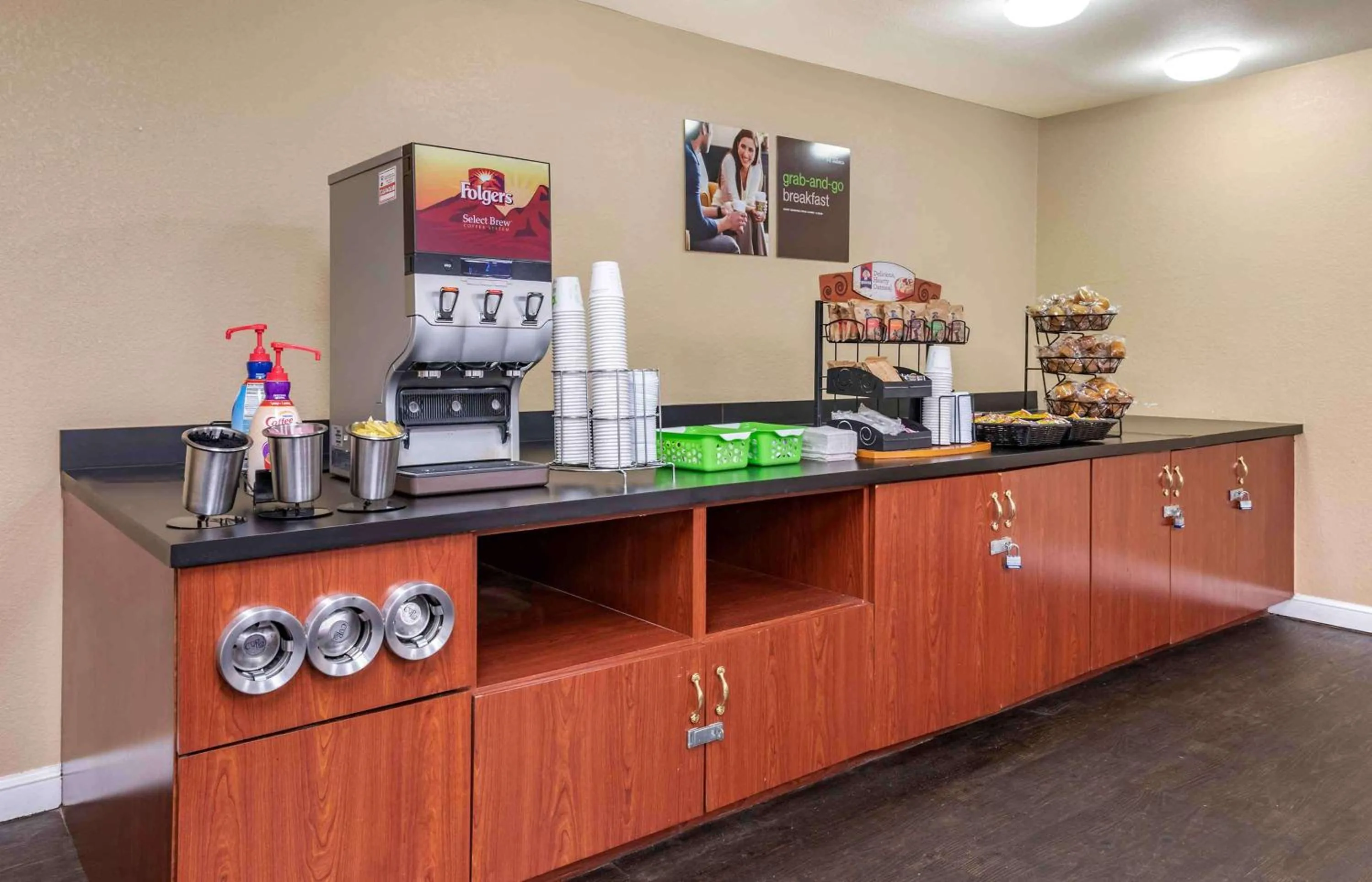 Breakfast in Extended Stay America Suites - Orlando - Southpark - Commodity Circle