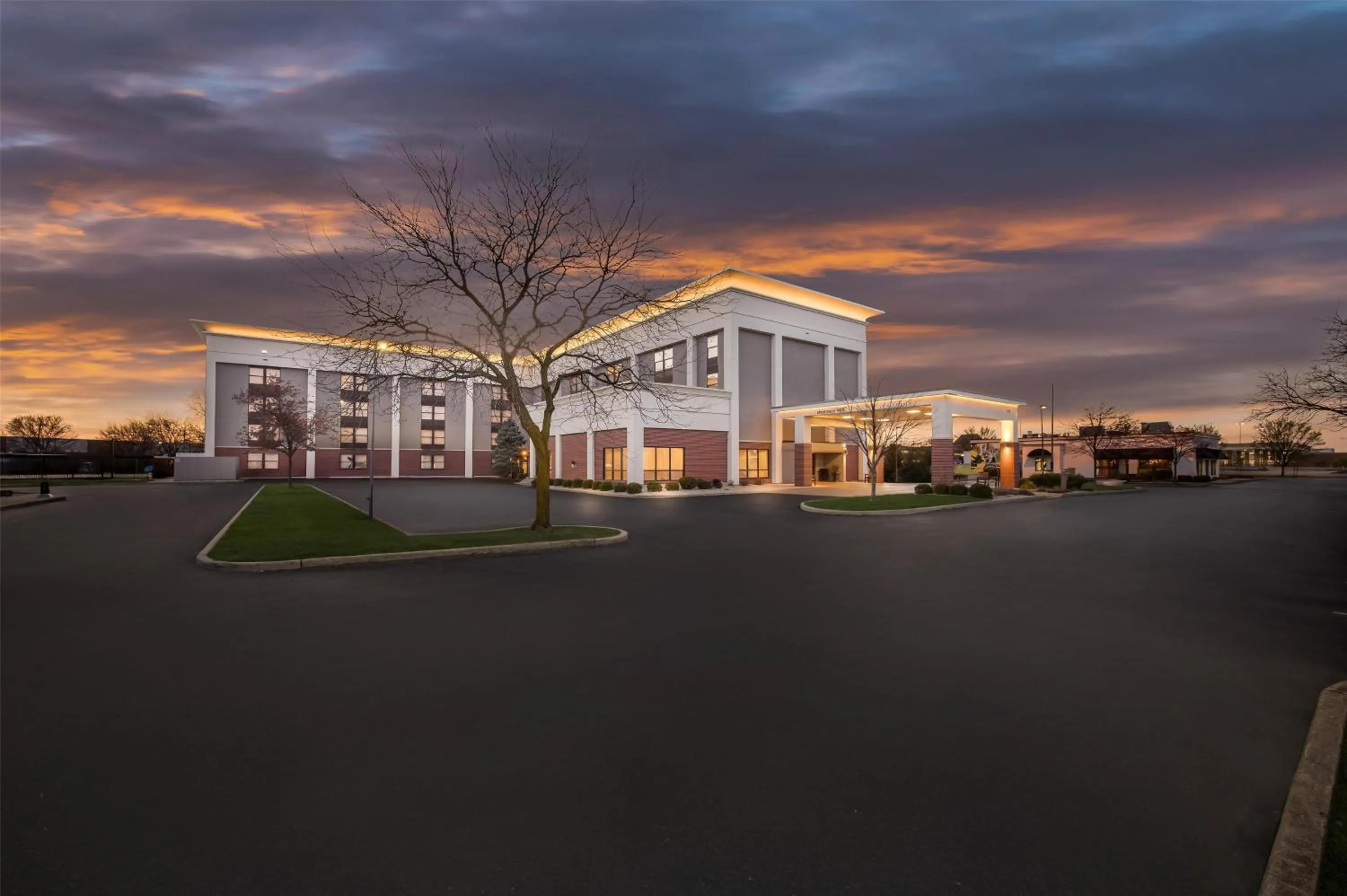 Property building in Hampton Inn Toledo-South/Maumee