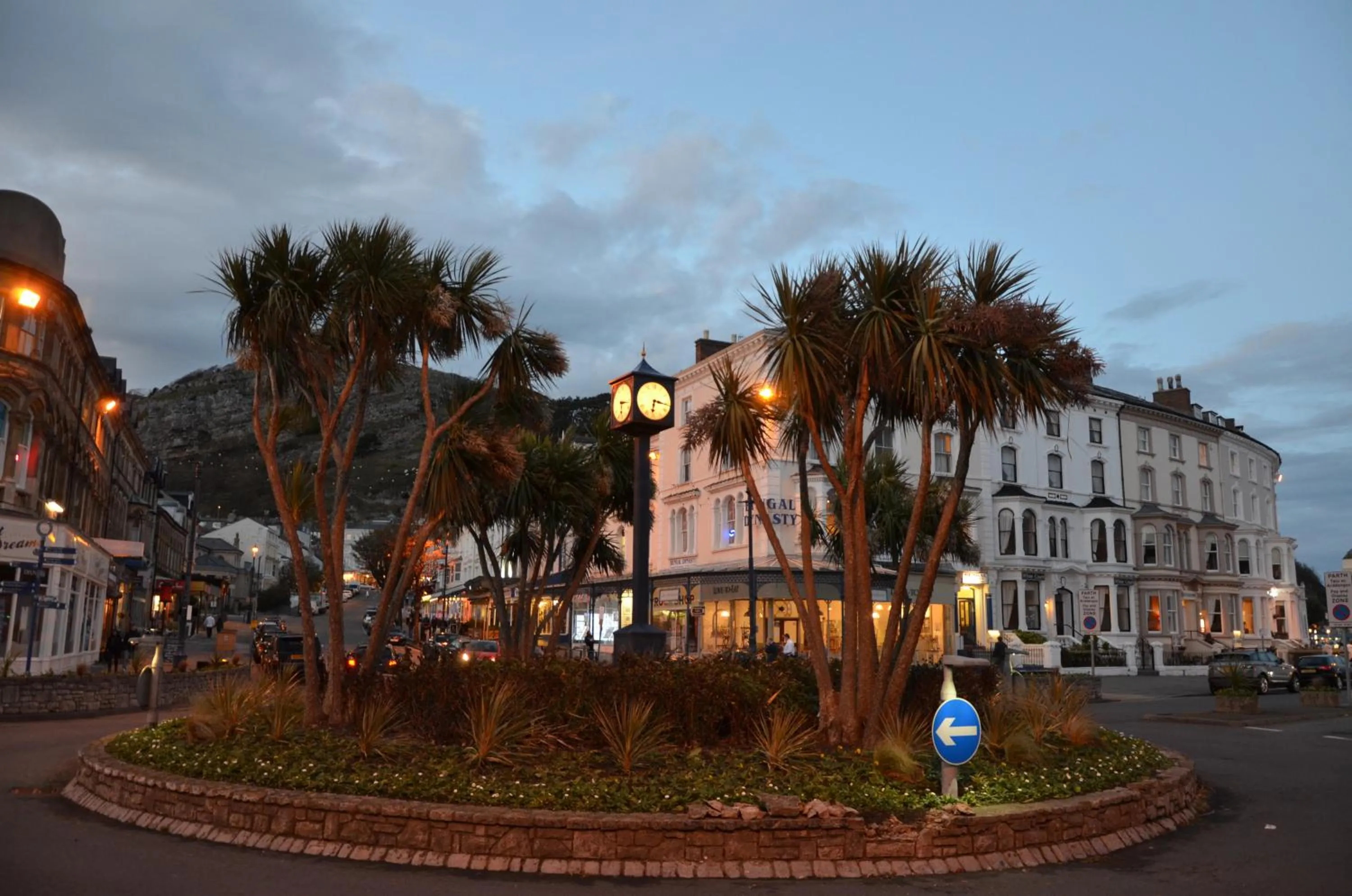 Restaurant/places to eat in Audley Guest House