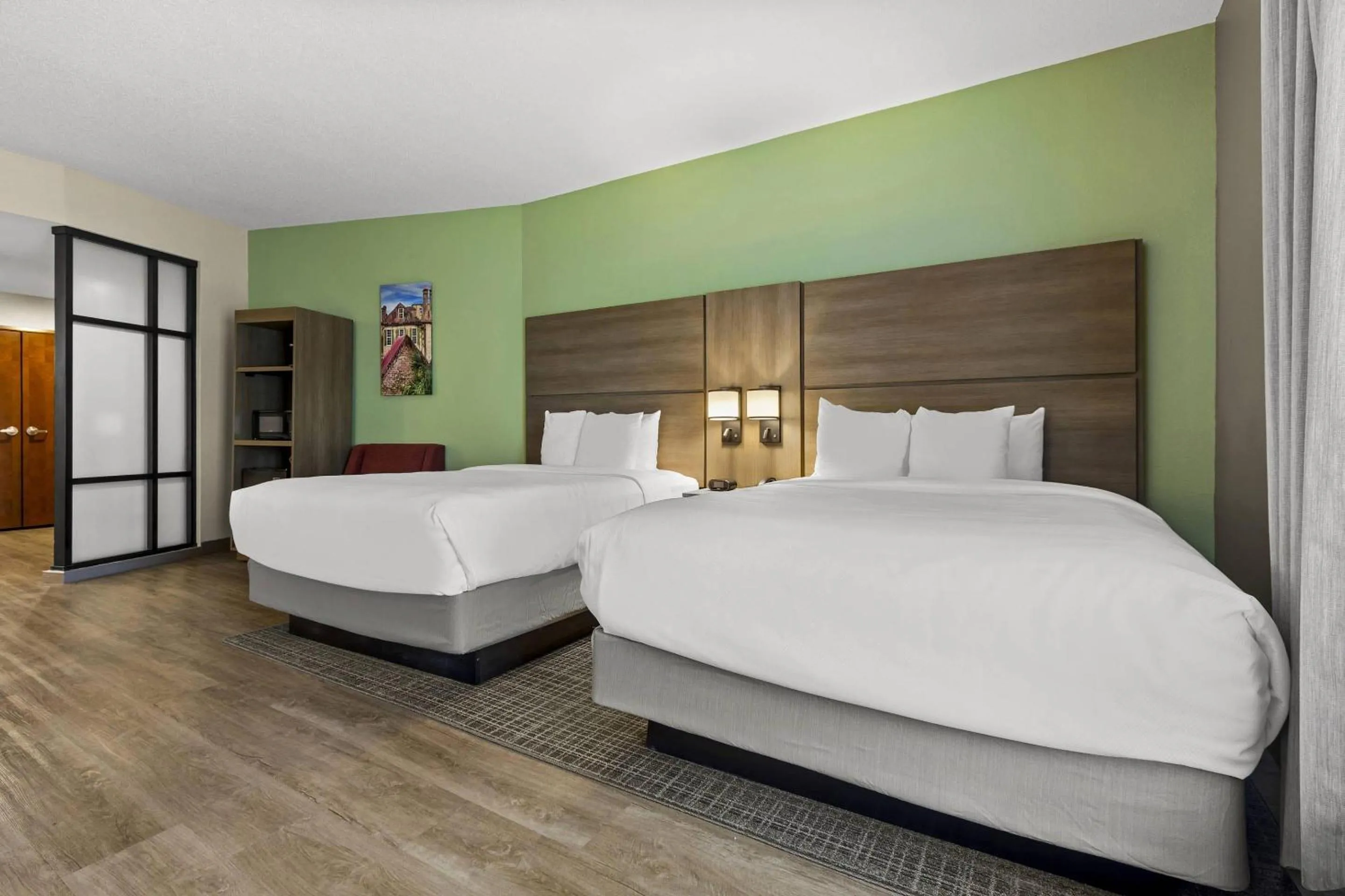 Bedroom, Bed in Comfort Suites Charleston West Ashley