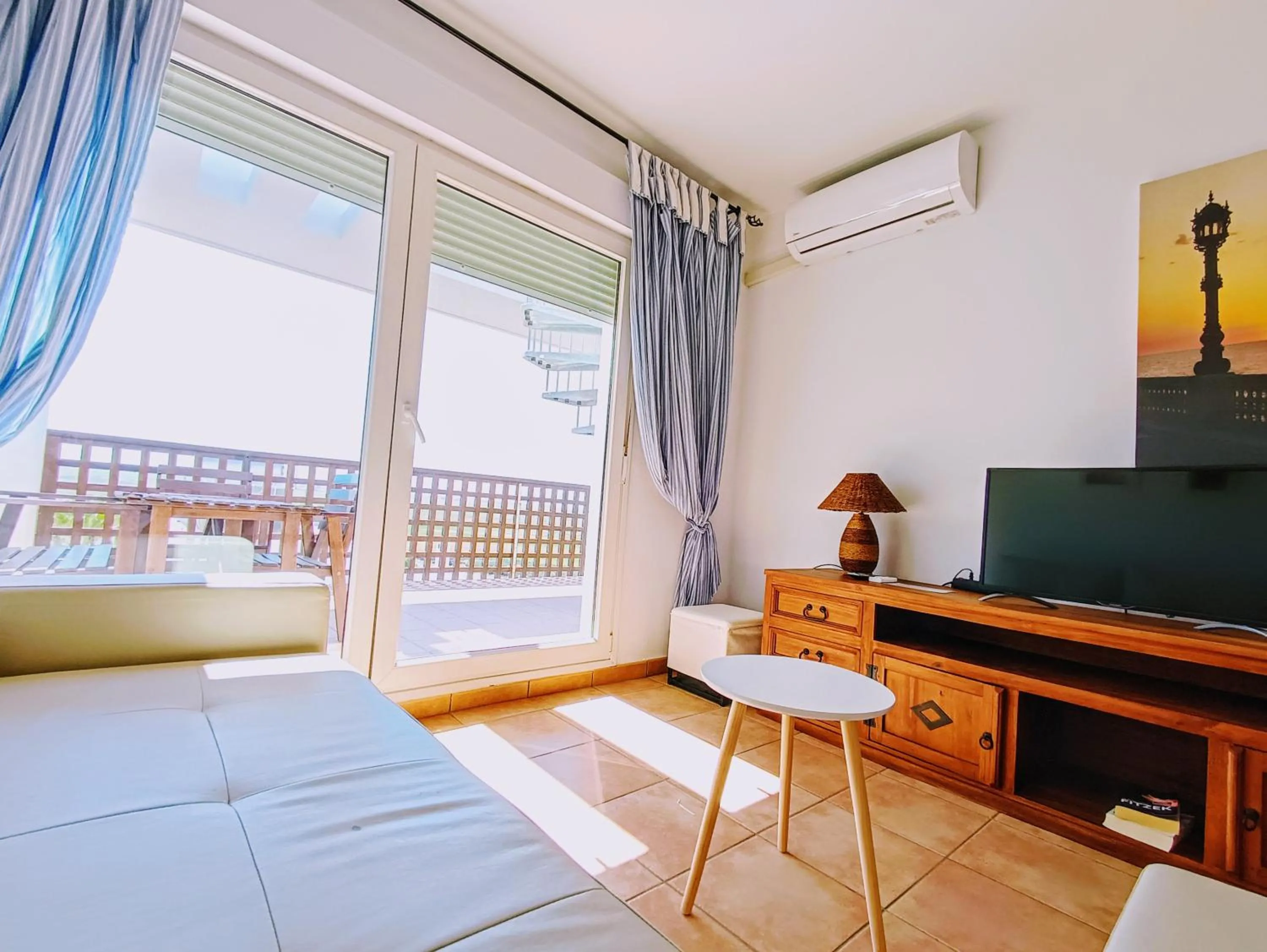 Living room, Bed in Apartamento Levante