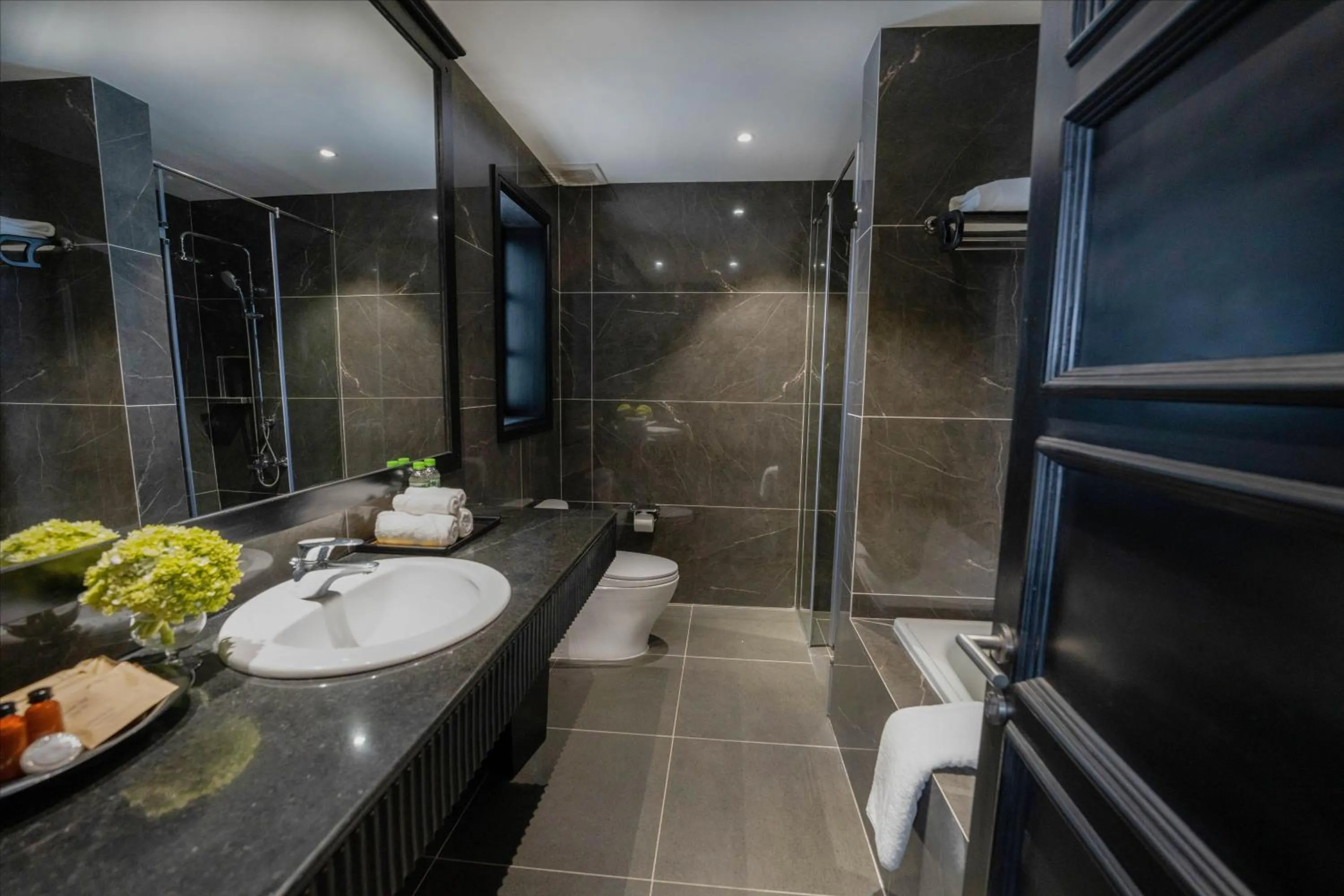 Shower in Dankbaar Resort Quy Nhon