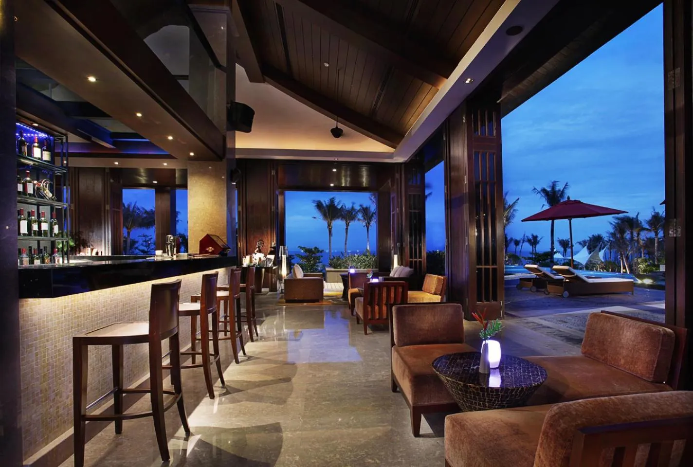 Lounge or bar in Narada Resort & Spa Perfume Bay Sanya