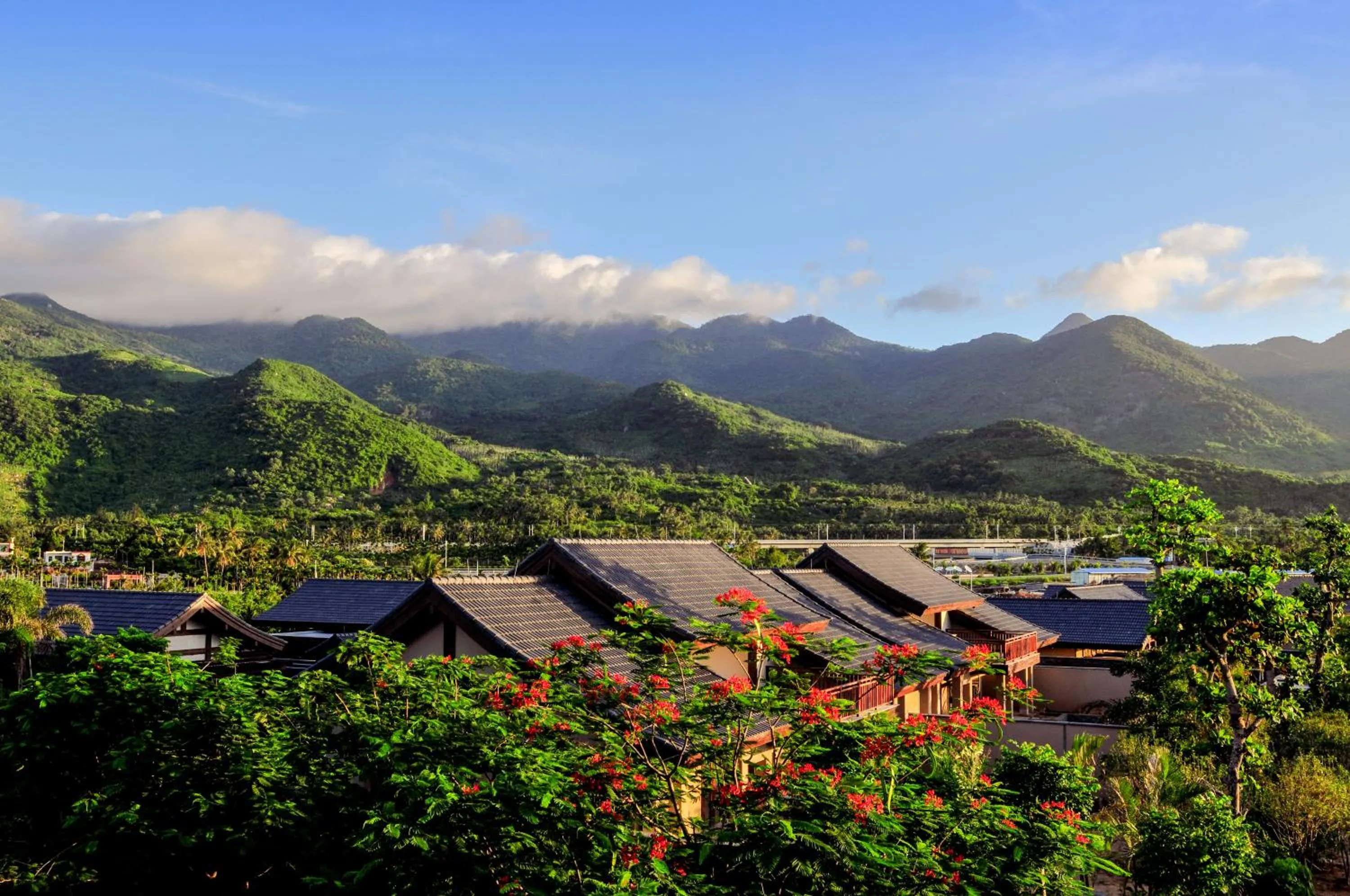 Property building in Narada Resort & Spa Perfume Bay Sanya