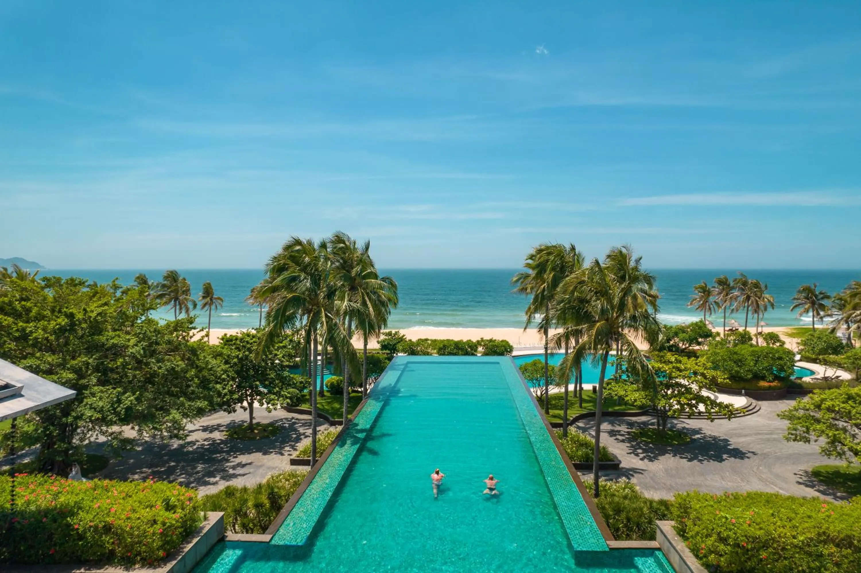 Swimming pool in Narada Resort & Spa Perfume Bay Sanya