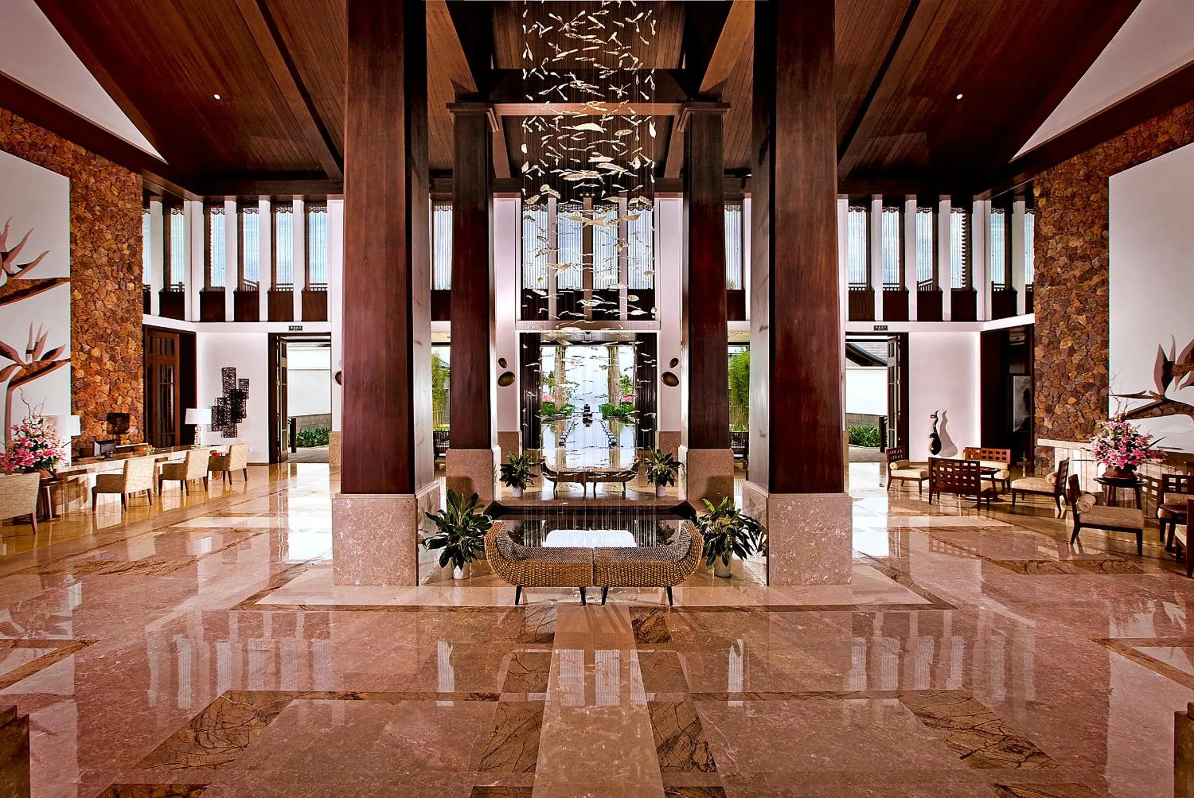 Lobby or reception in Narada Resort & Spa Perfume Bay Sanya