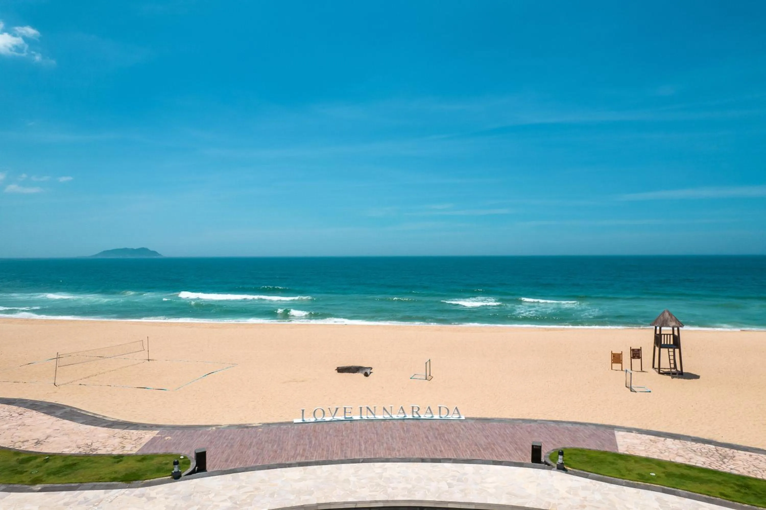 Beach in Narada Resort & Spa Perfume Bay Sanya