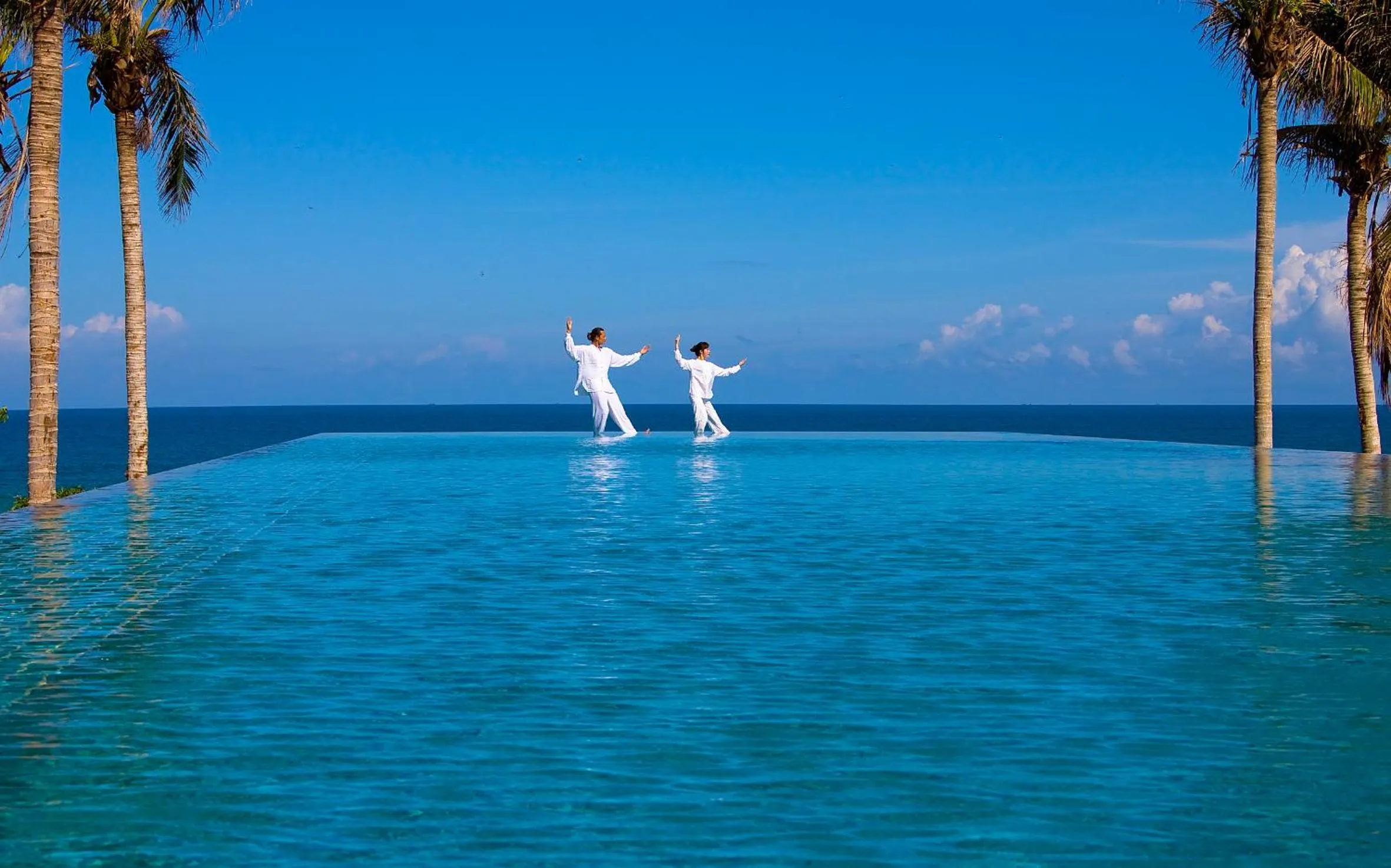 Swimming pool in Narada Resort & Spa Perfume Bay Sanya