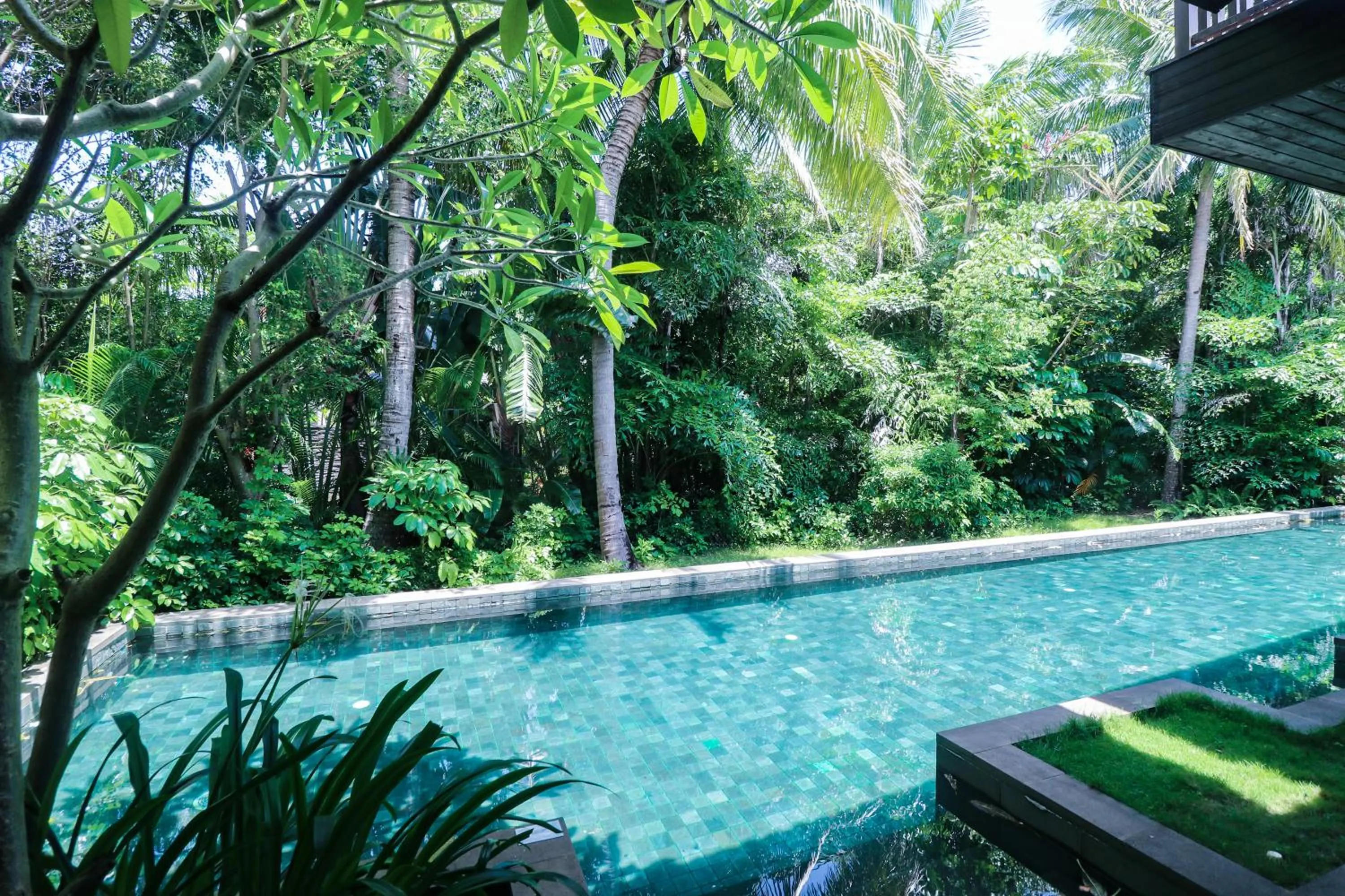 Pool view in Narada Resort & Spa Perfume Bay Sanya