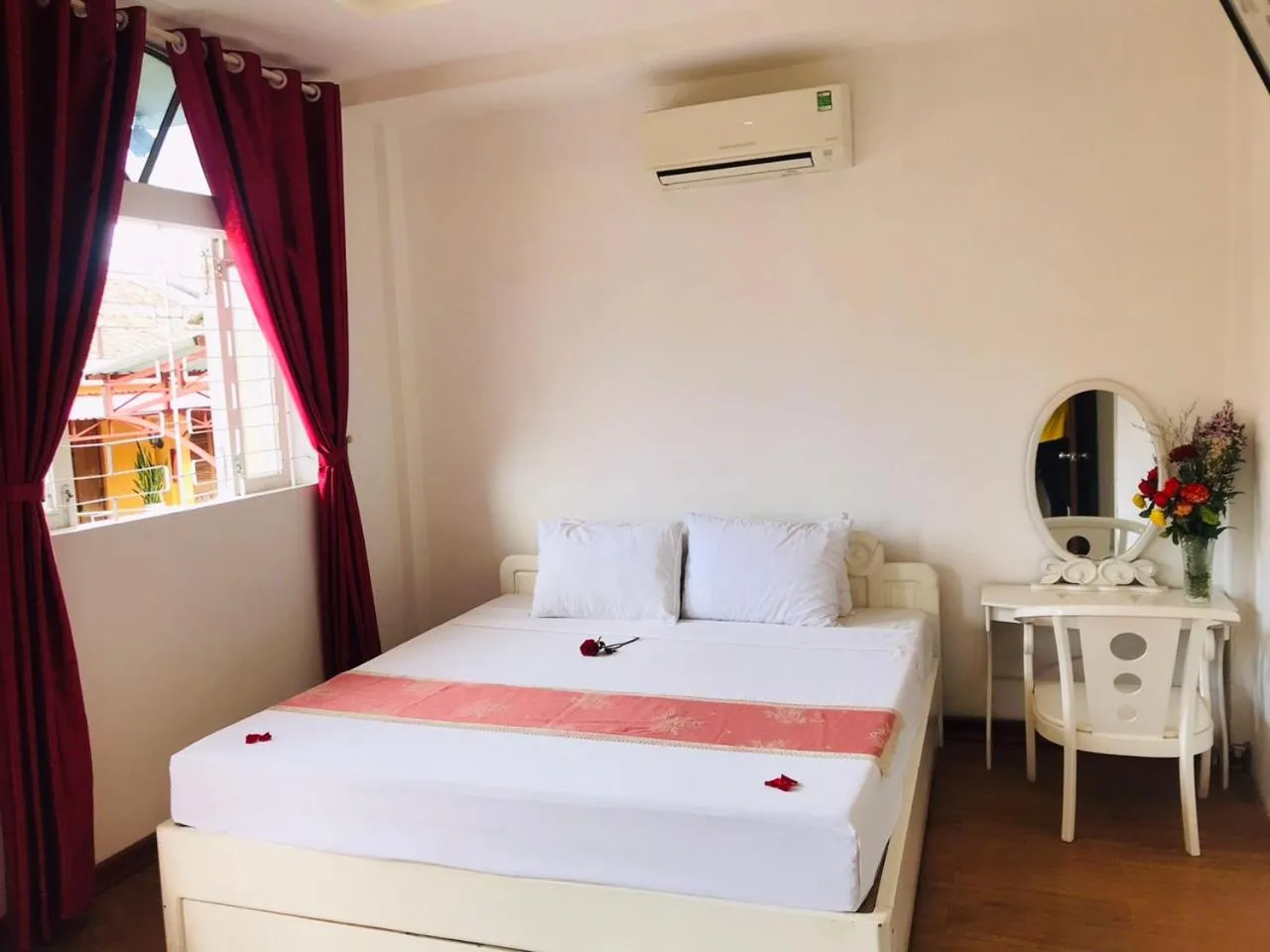 Bed in Pho Hoi 1 Hotel