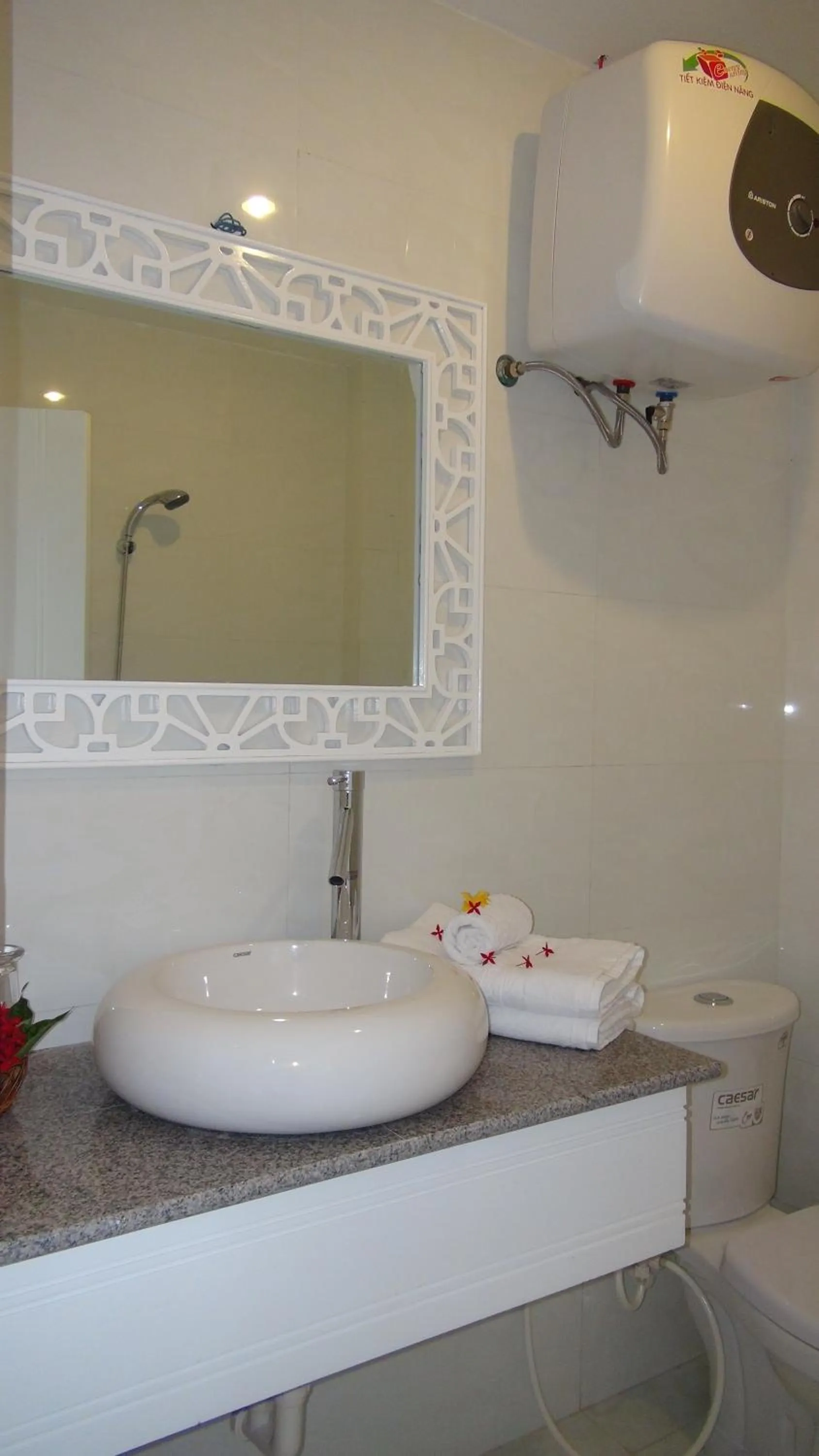 Toilet, Bathroom in Pho Hoi 1 Hotel