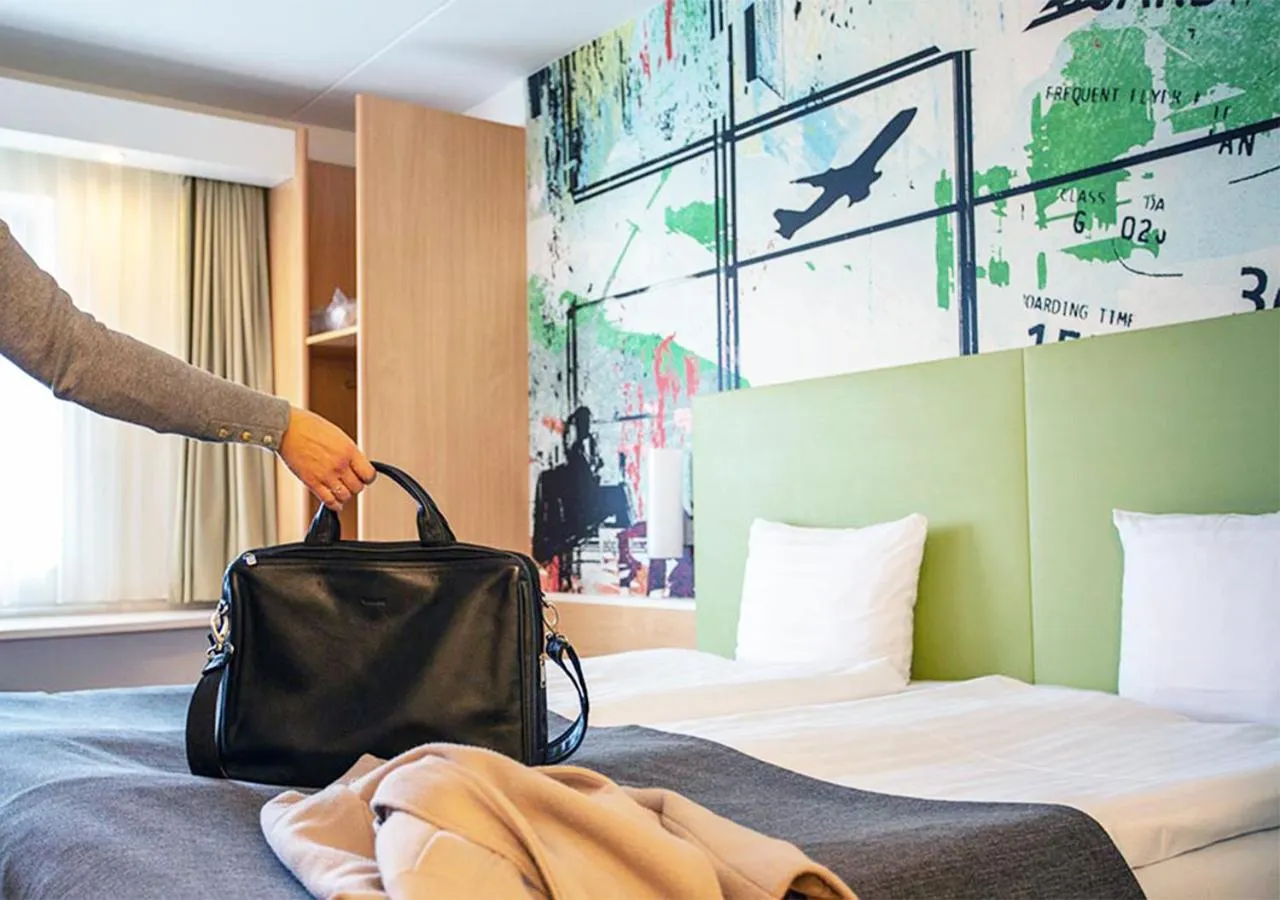 Shower, Bed in Good Morning Arlanda