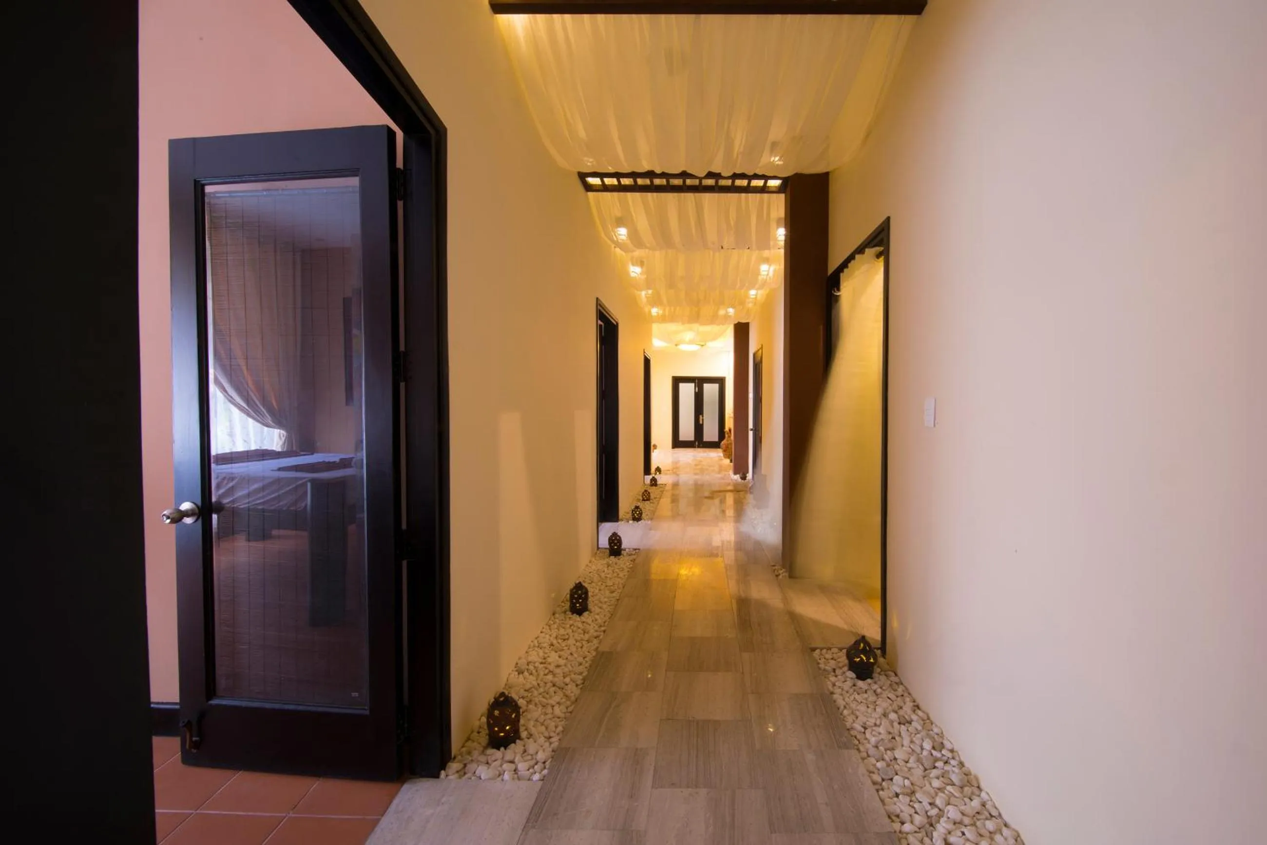 Photo of the whole room in Seahorse Resort & Spa