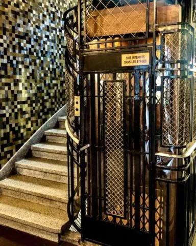 elevator in Sport'Hotel-Aparthotel de Milan