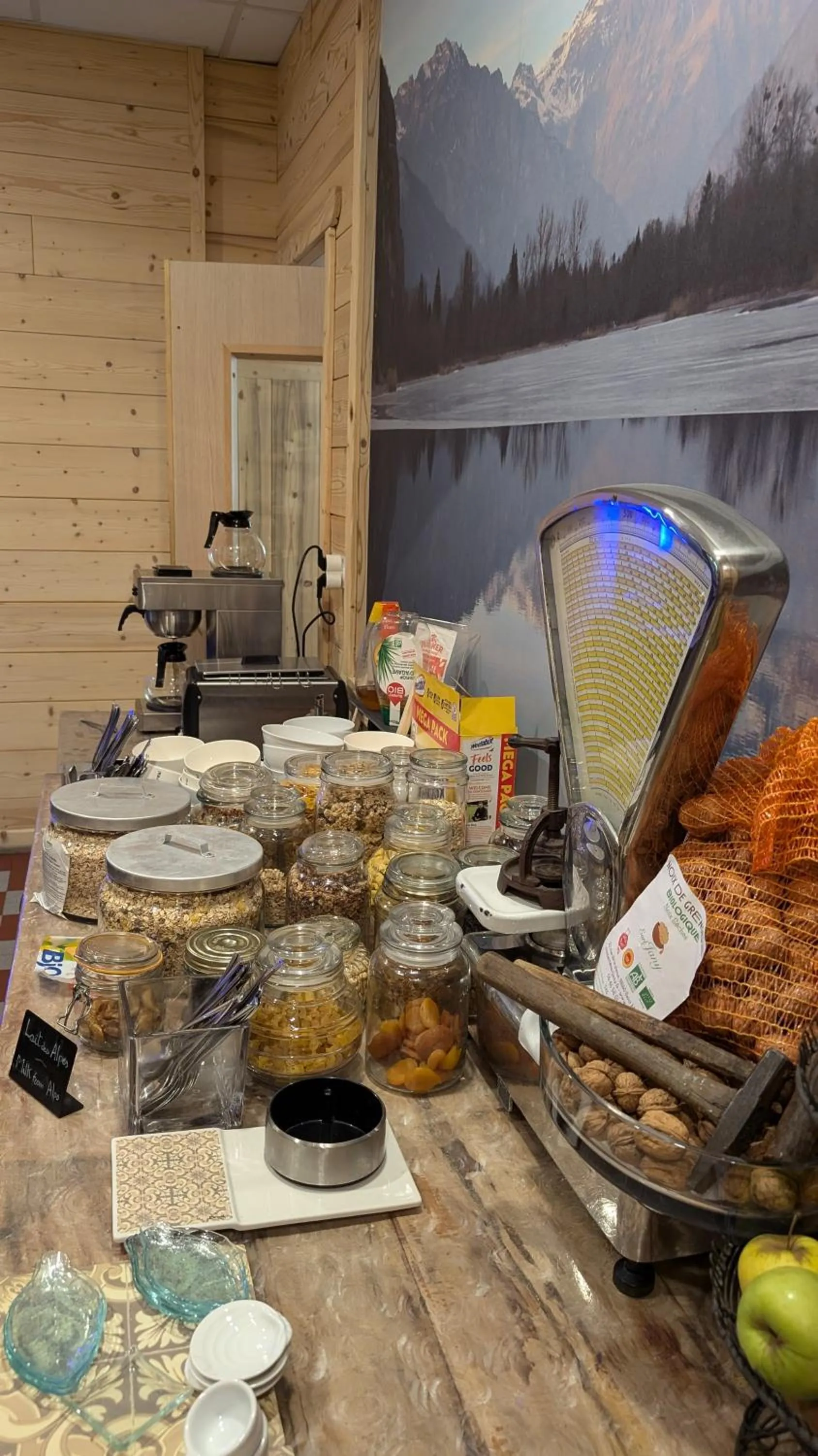 Buffet breakfast in Sport'Hotel-Aparthotel de Milan