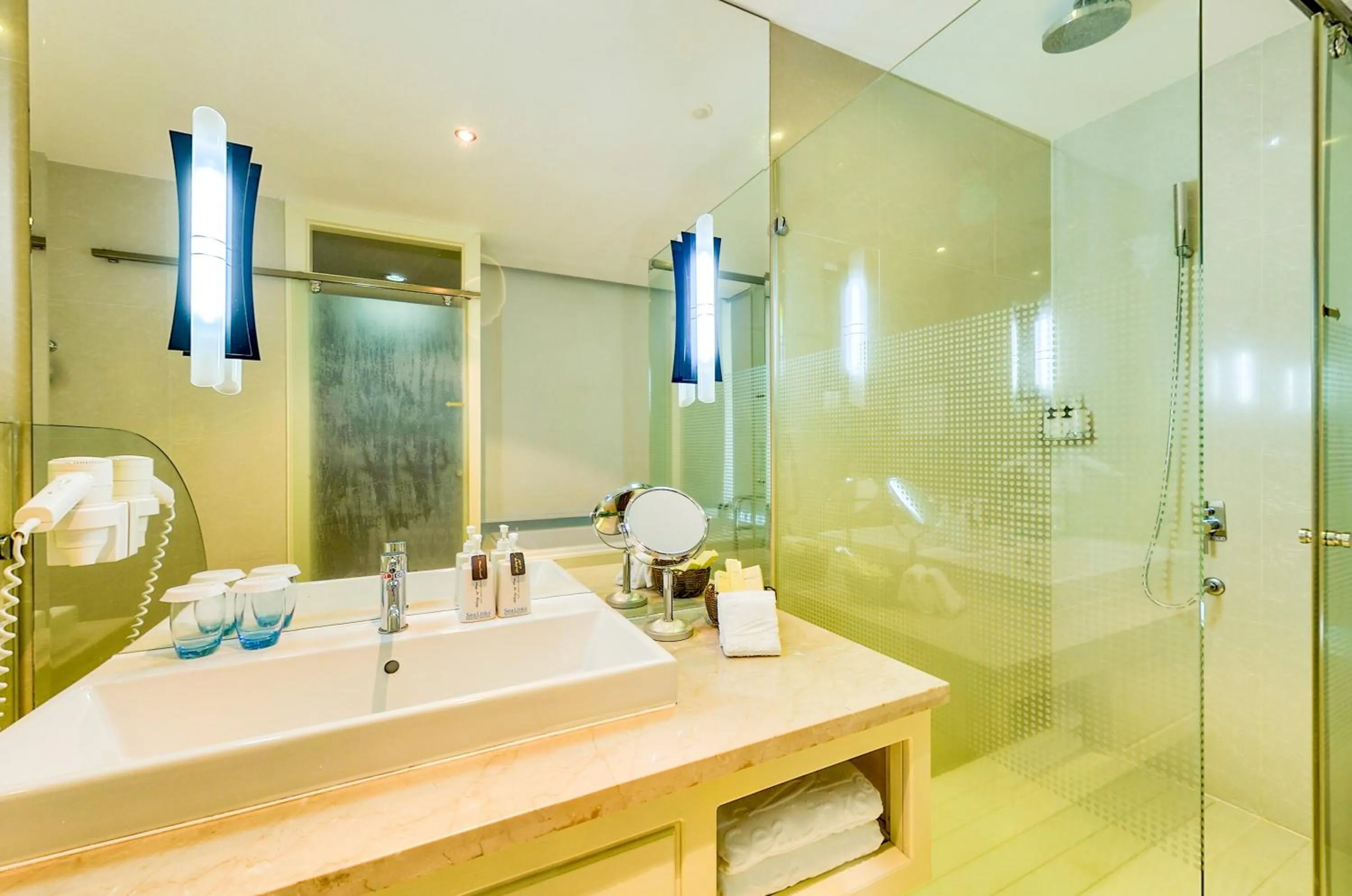 Toilet in Sea Links Beach Hotel