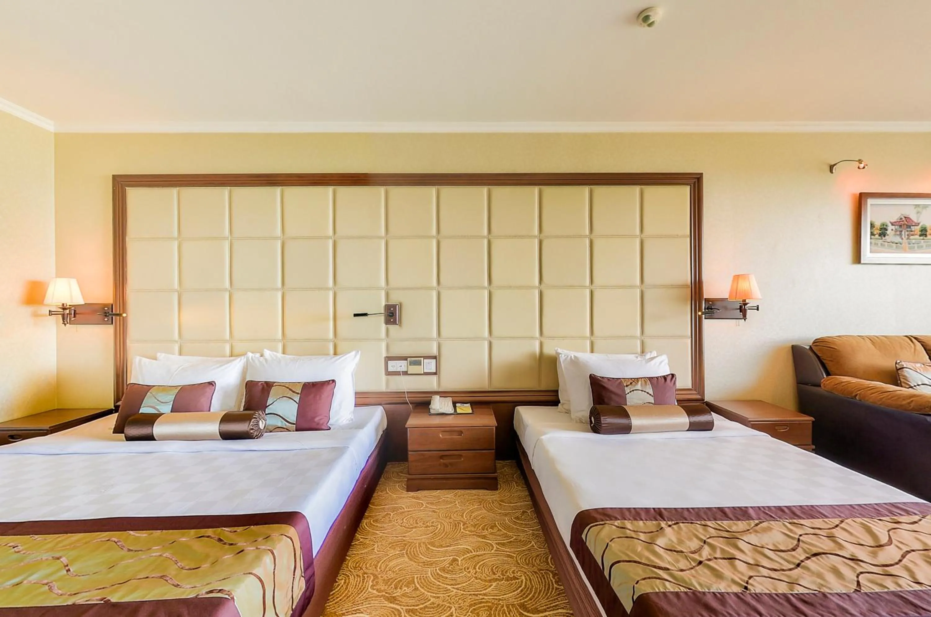 Bedroom, Bed in Sea Links Beach Hotel