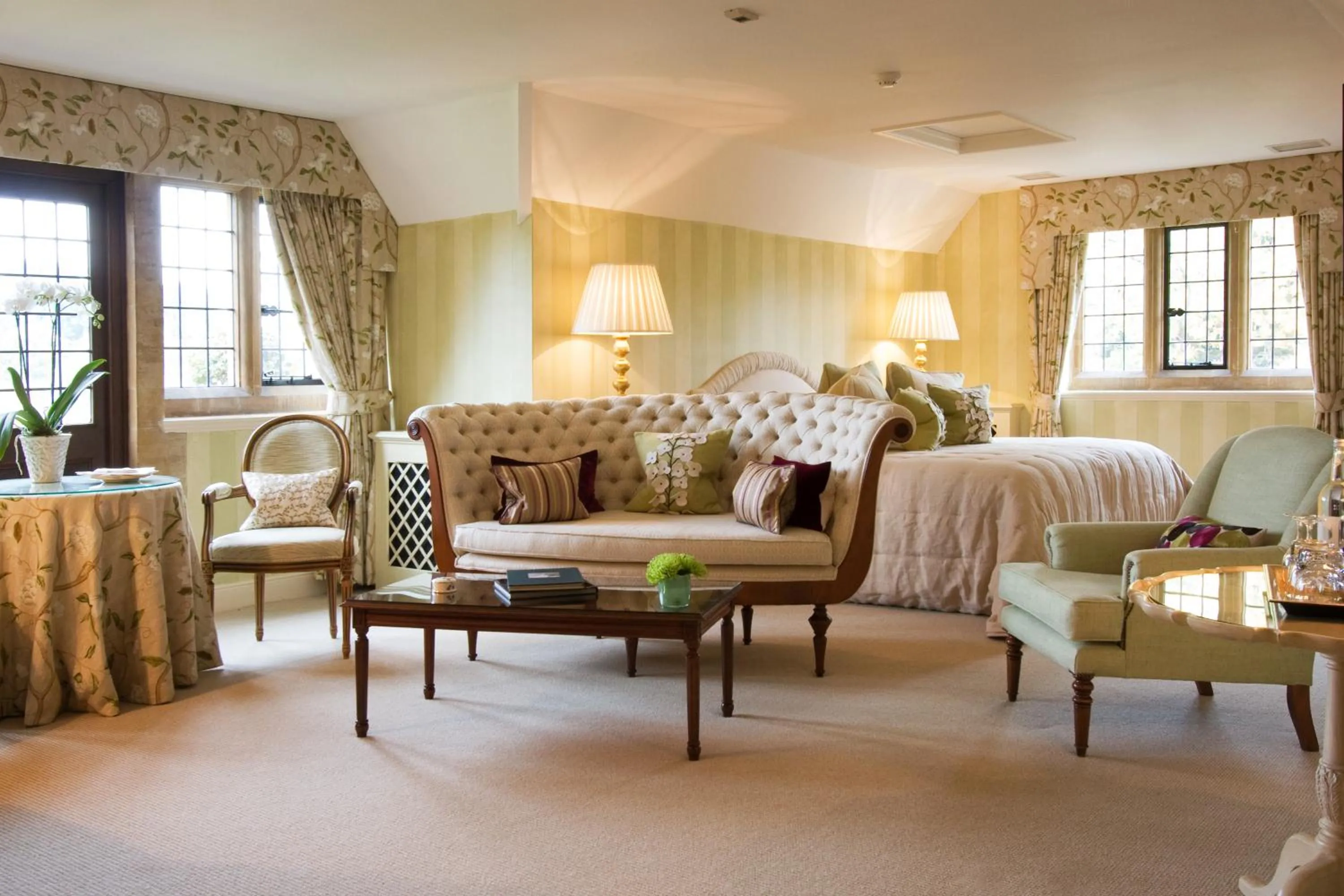 Bedroom, Bed in Le Manoir aux Quat'Saisons, A Belmond Hotel, Oxfordshire