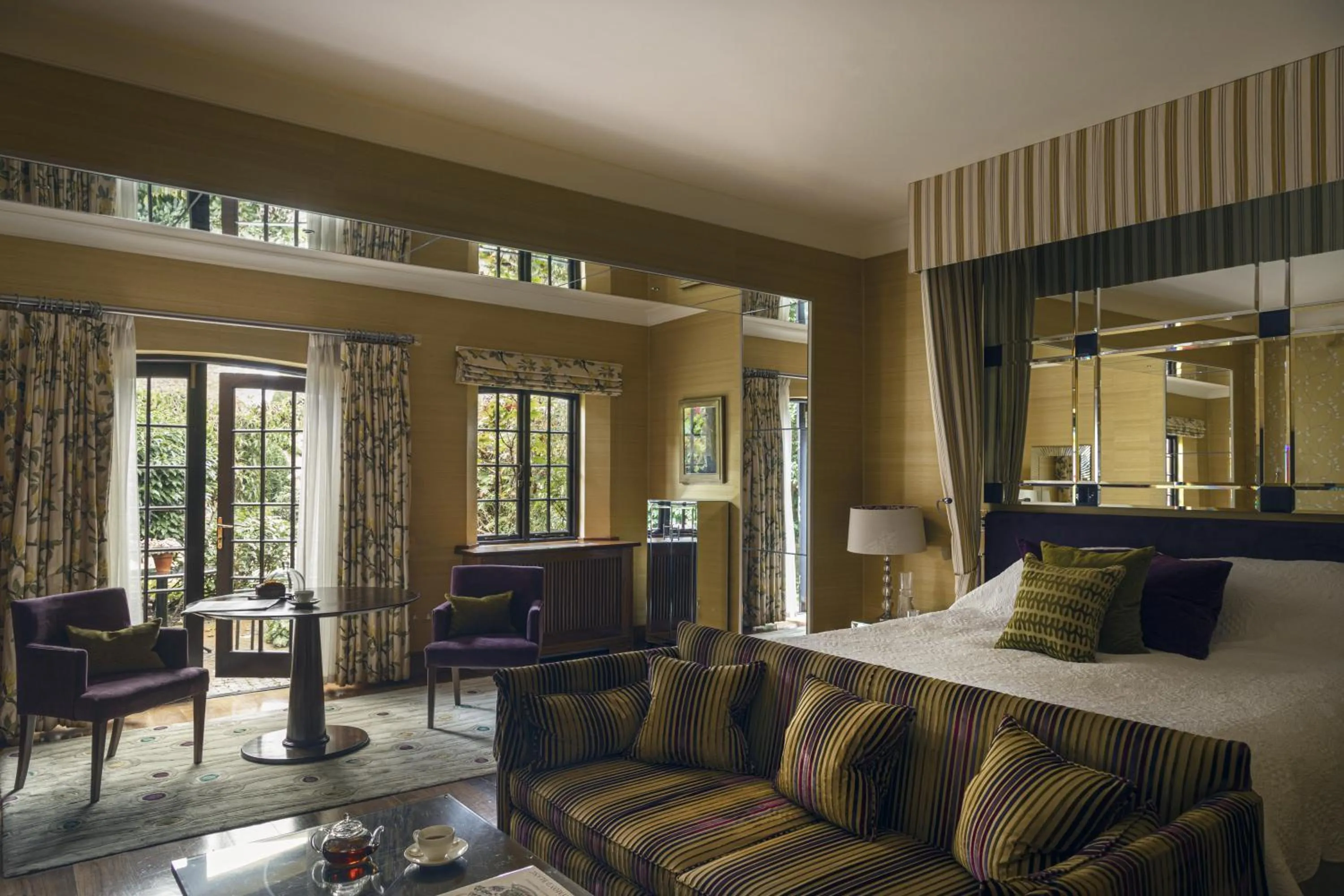 Bedroom, Bed in Le Manoir aux Quat'Saisons, A Belmond Hotel, Oxfordshire