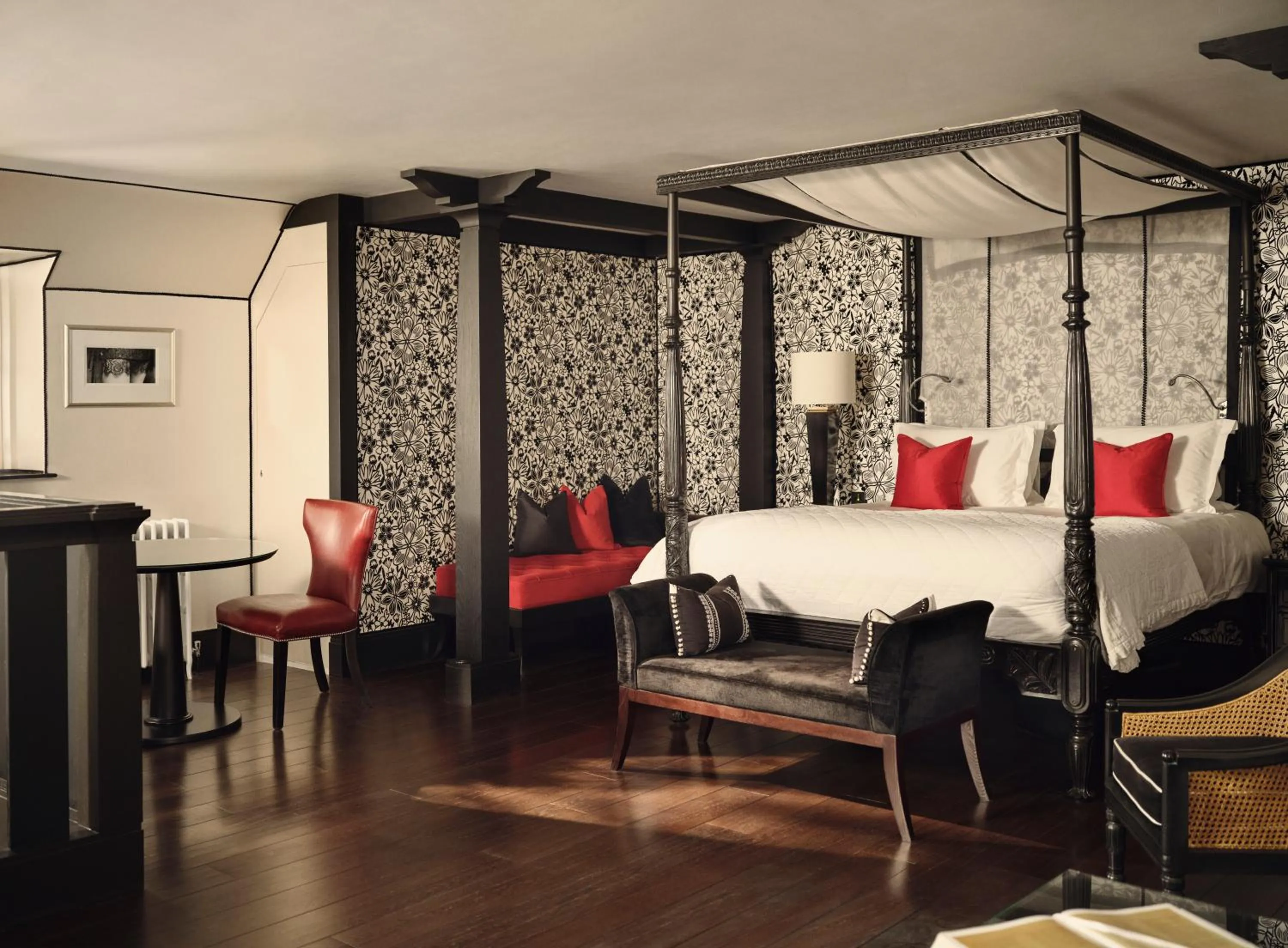 Bed in Le Manoir aux Quat'Saisons, A Belmond Hotel, Oxfordshire