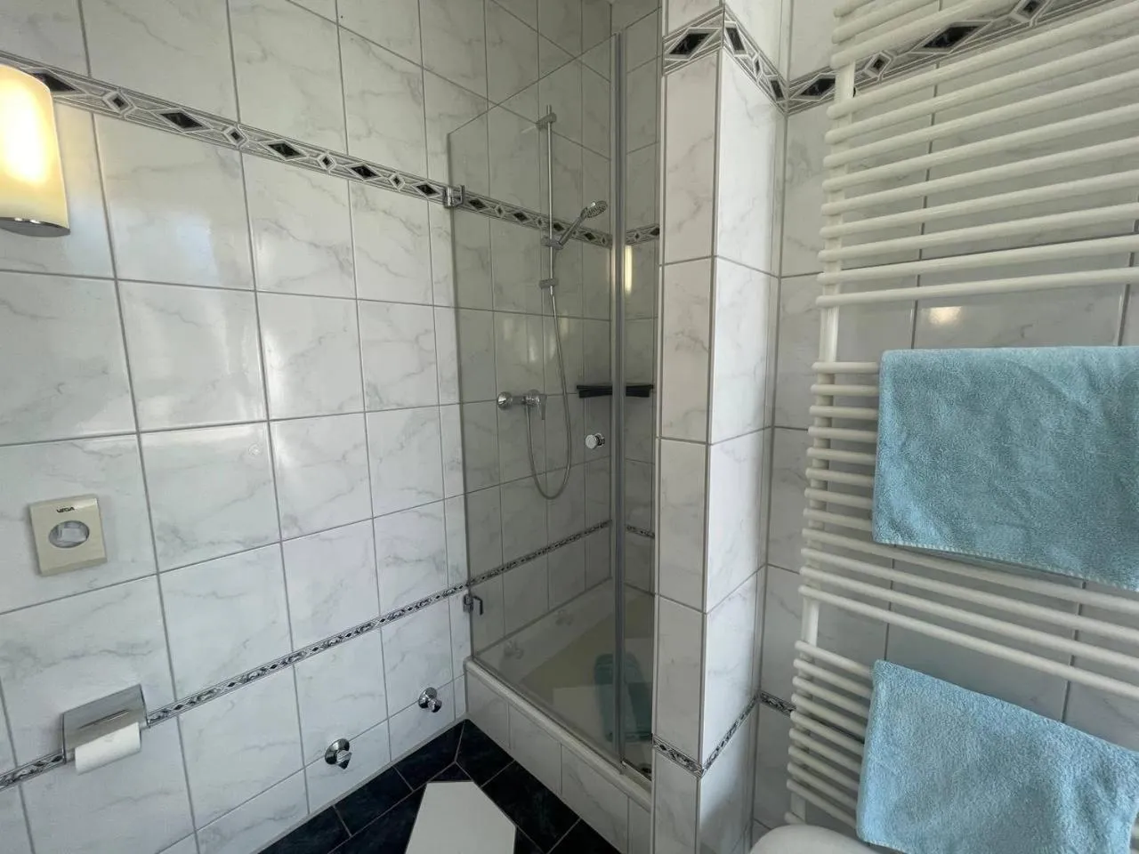 Shower in Hotel Deichvoigt