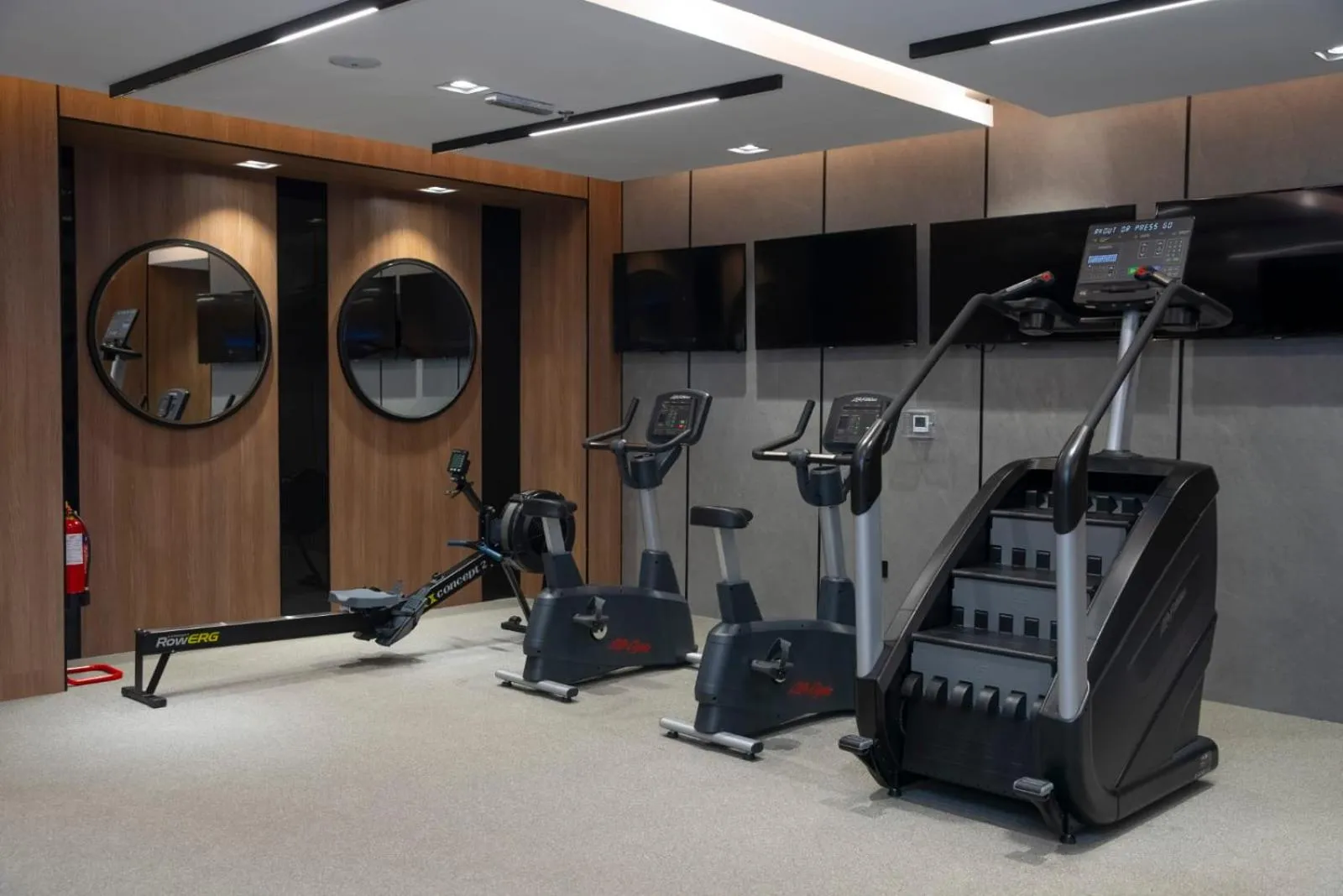 Fitness centre/facilities in Manazel Aldiafah serviced Apartments AlSulymaniyah
