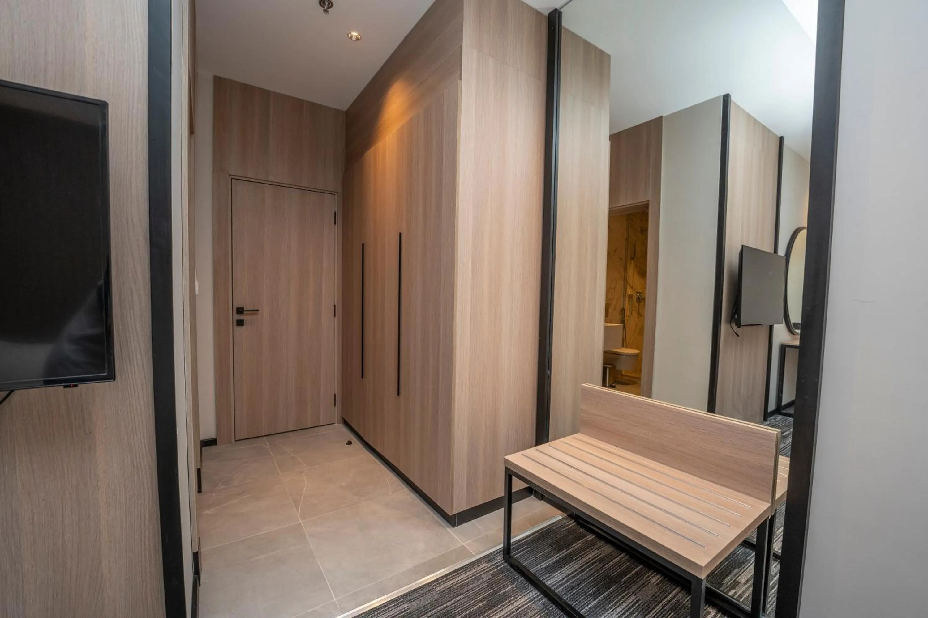 wardrobe in Manazel Aldiafah serviced Apartments AlSulymaniyah