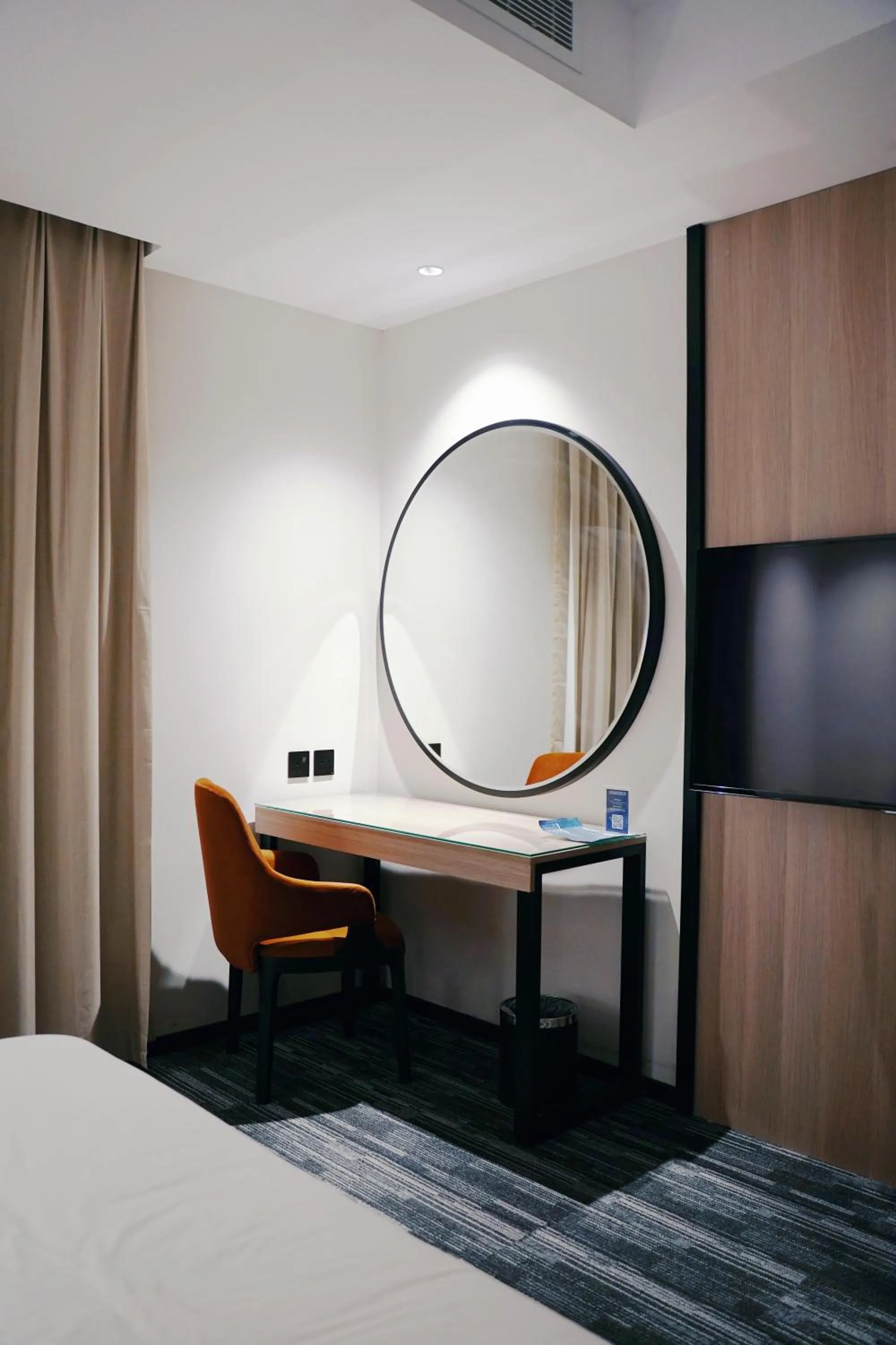 hair dresser, Bed in Manazel Aldiafah serviced Apartments AlSulymaniyah