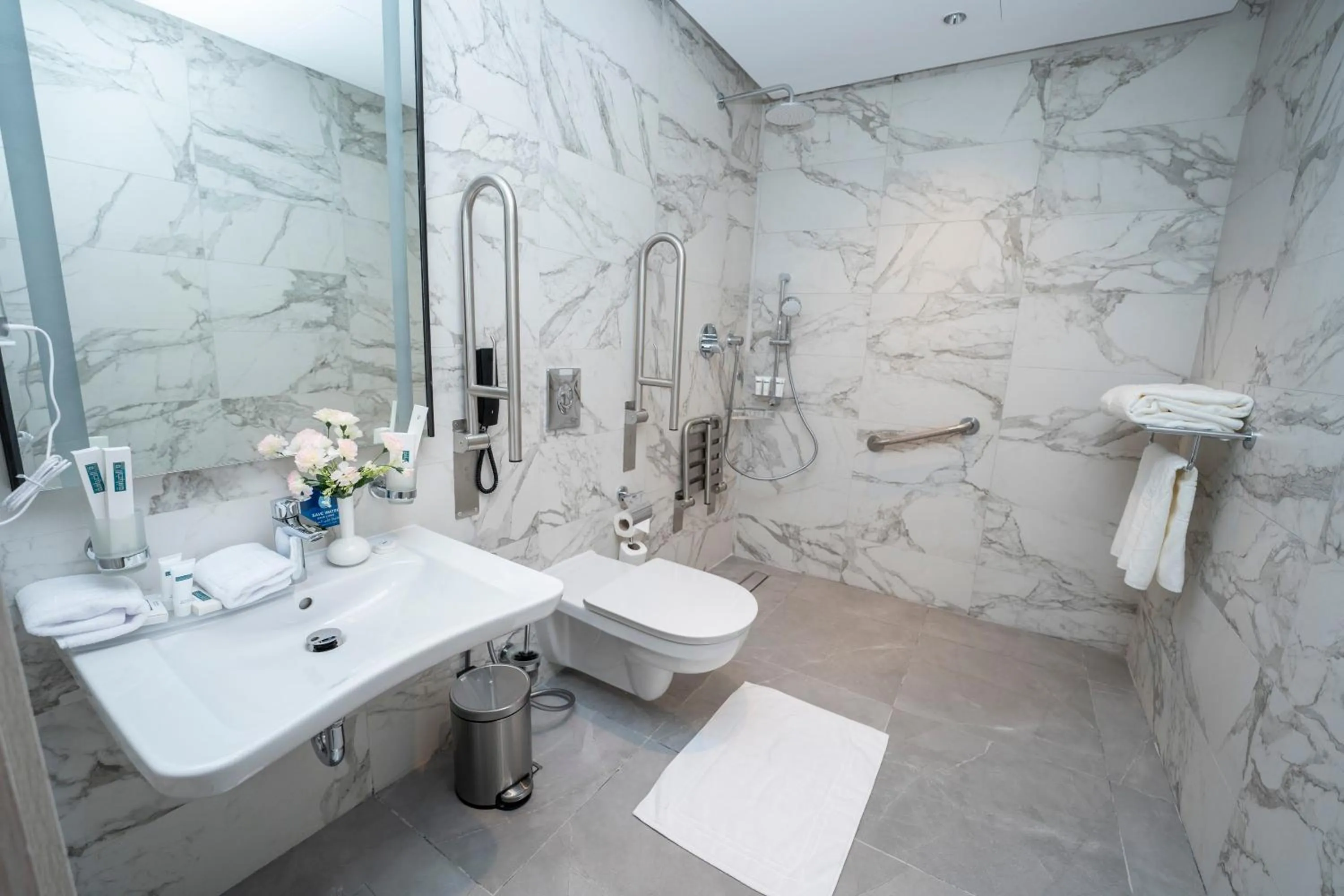 Bathroom in Manazel Aldiafah serviced Apartments AlSulymaniyah