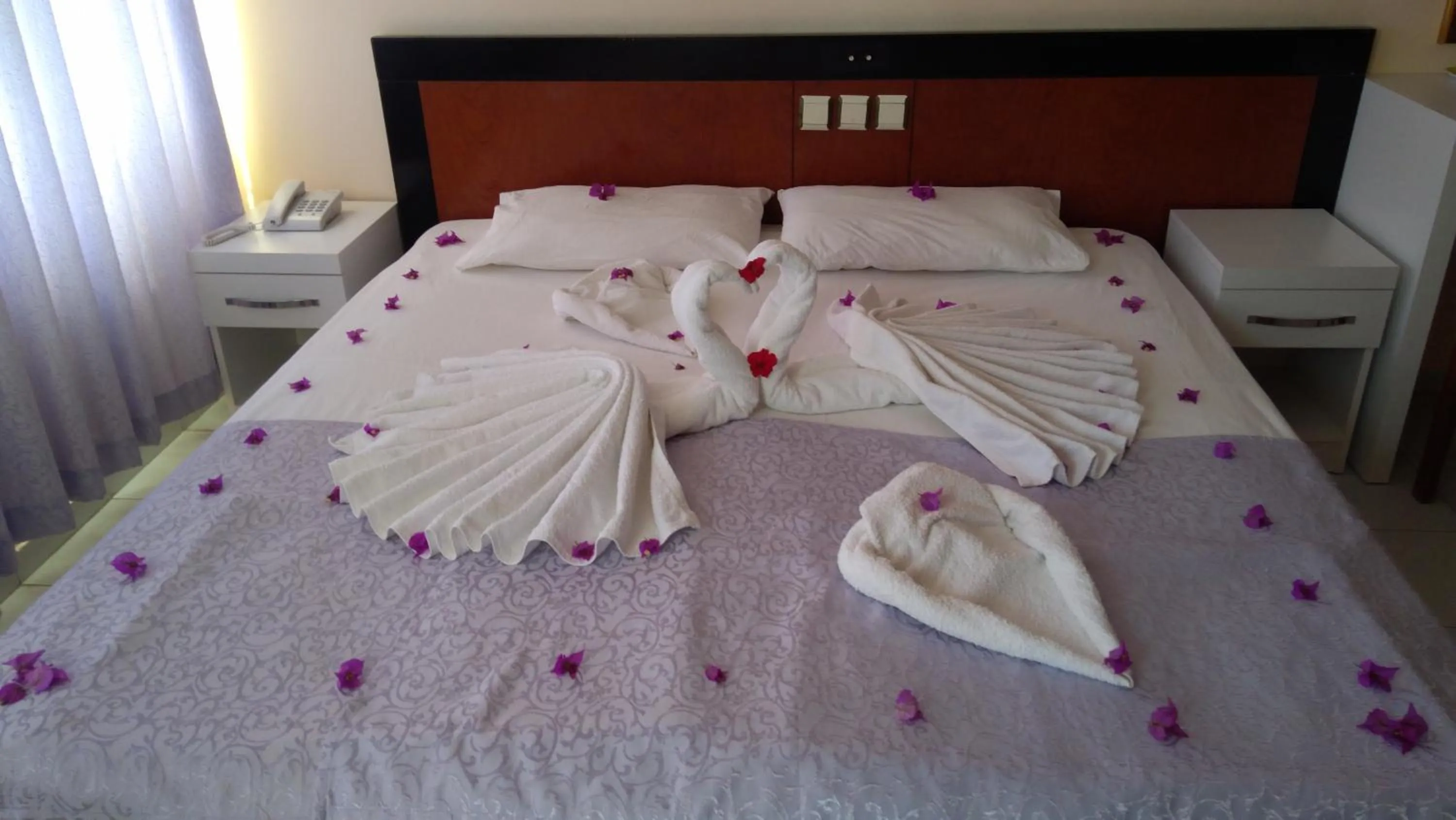 Photo of the whole room, Bed in Sunway Hotel