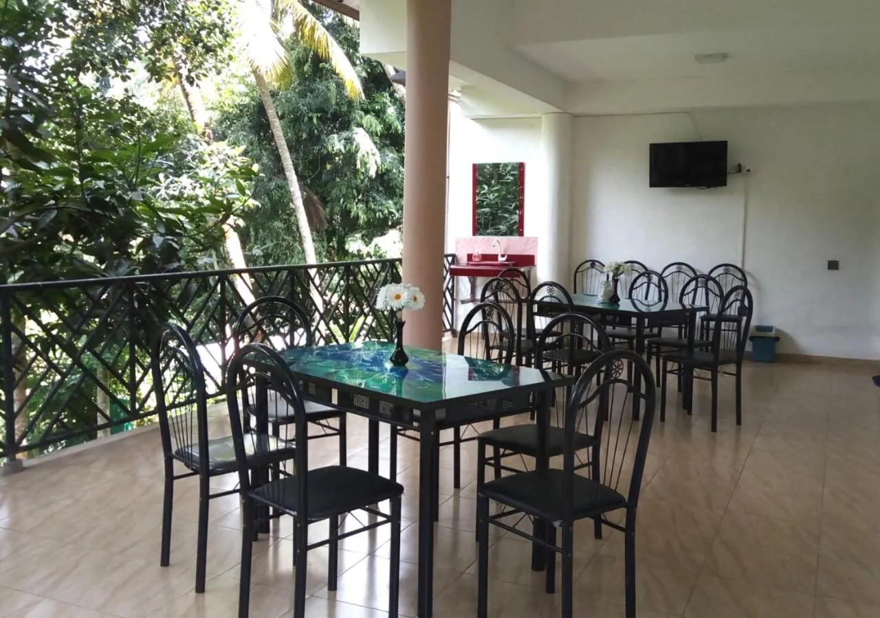 Restaurant/places to eat in Mahoya