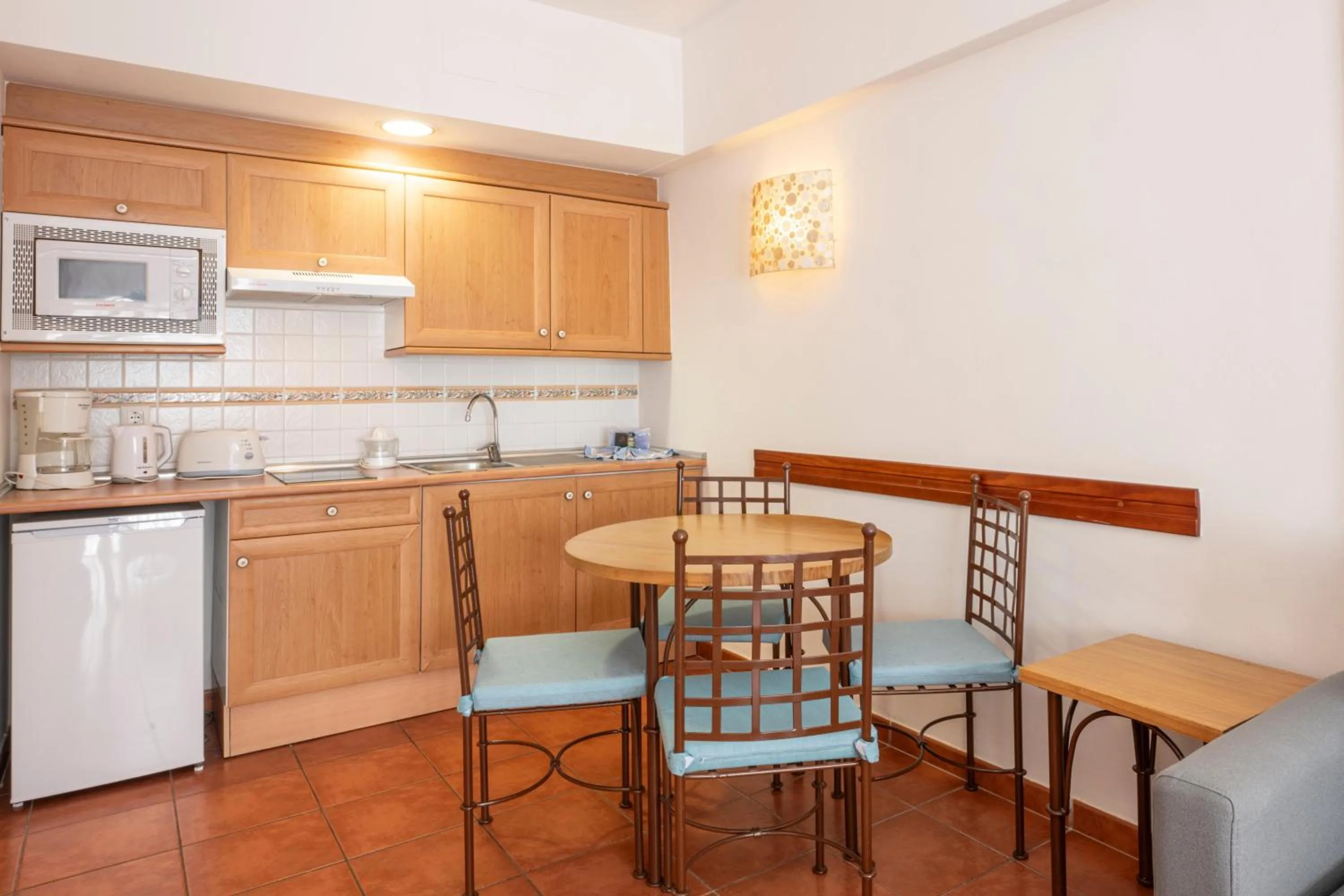 Photo of the whole room in GF Isabel