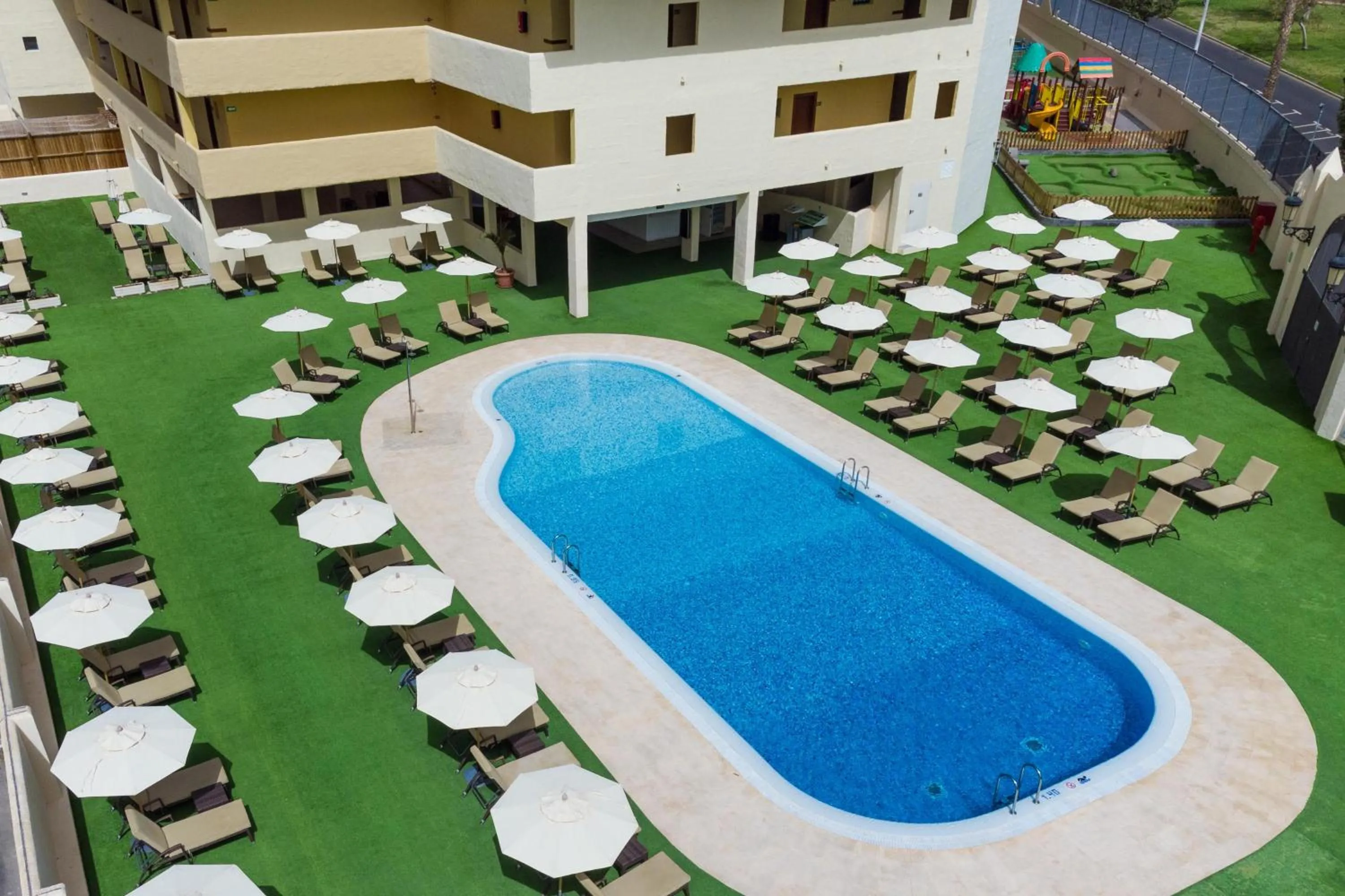 Swimming pool in GF Isabel