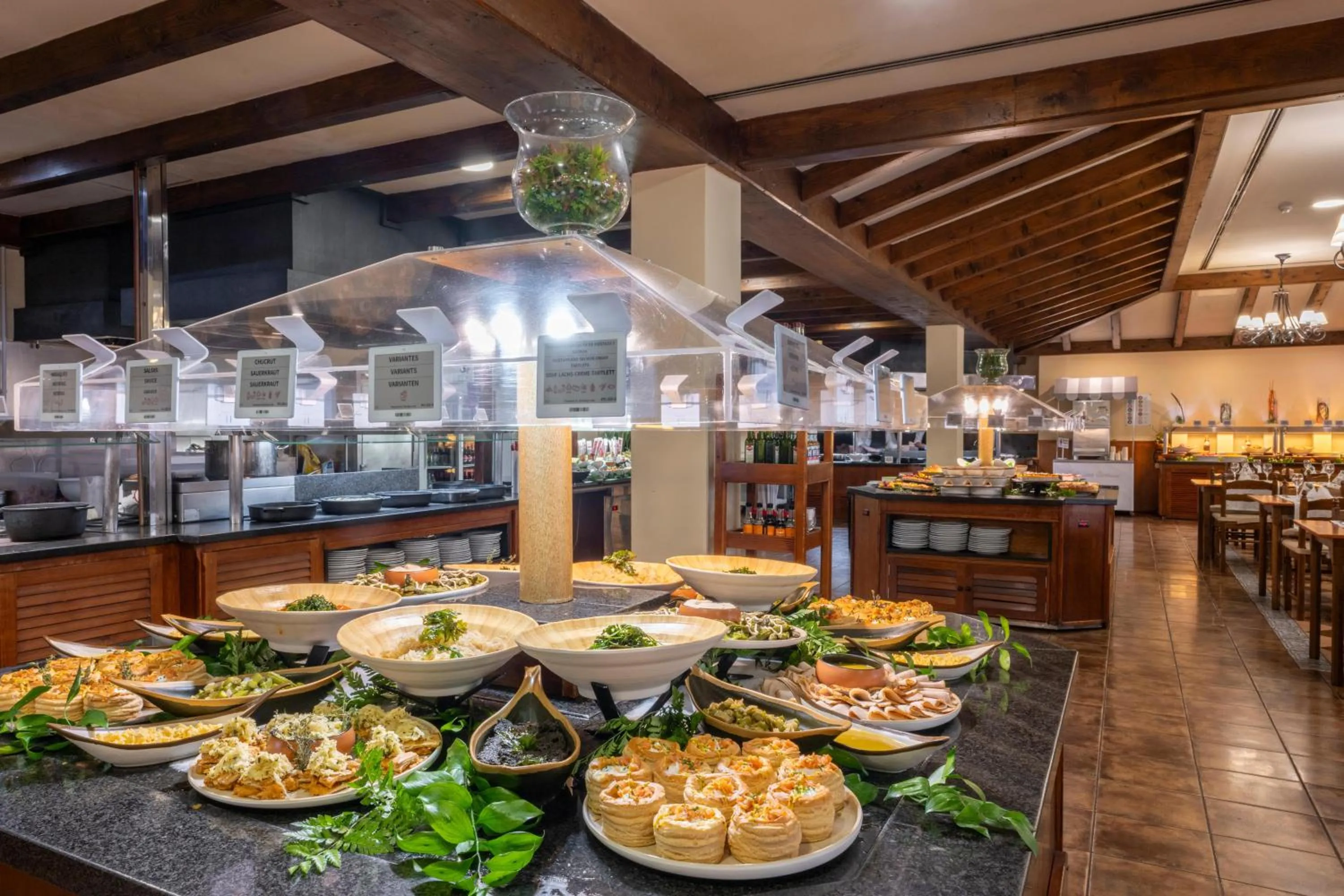 Restaurant/places to eat in GF Isabel