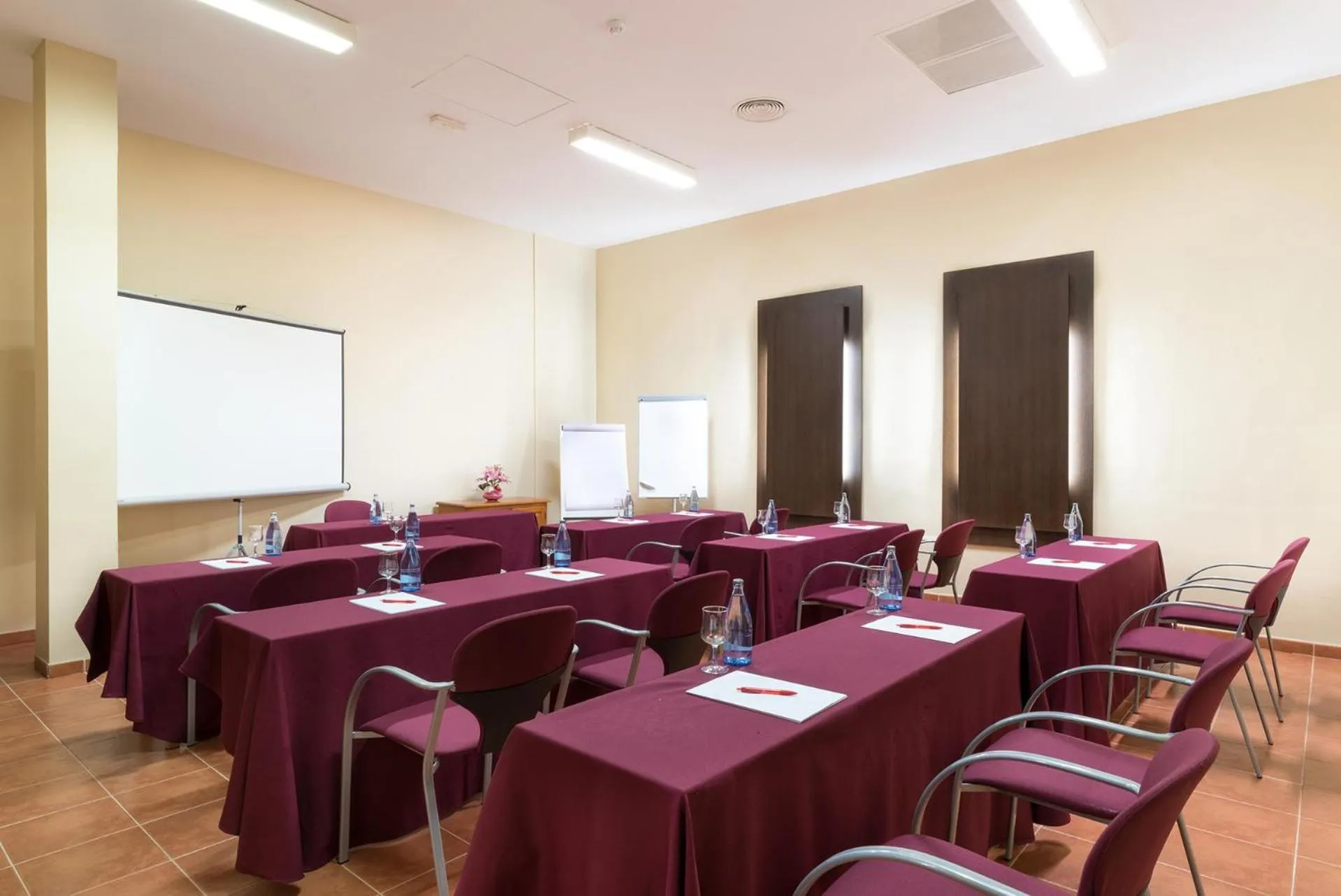 Meeting/conference room in GF Isabel