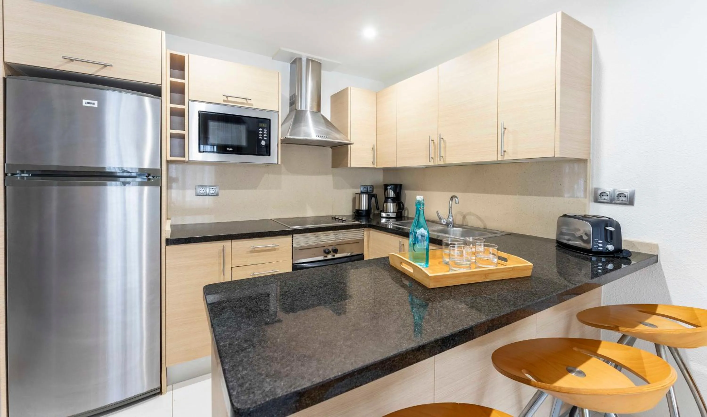 kitchen in Ona Hollywood Mirage