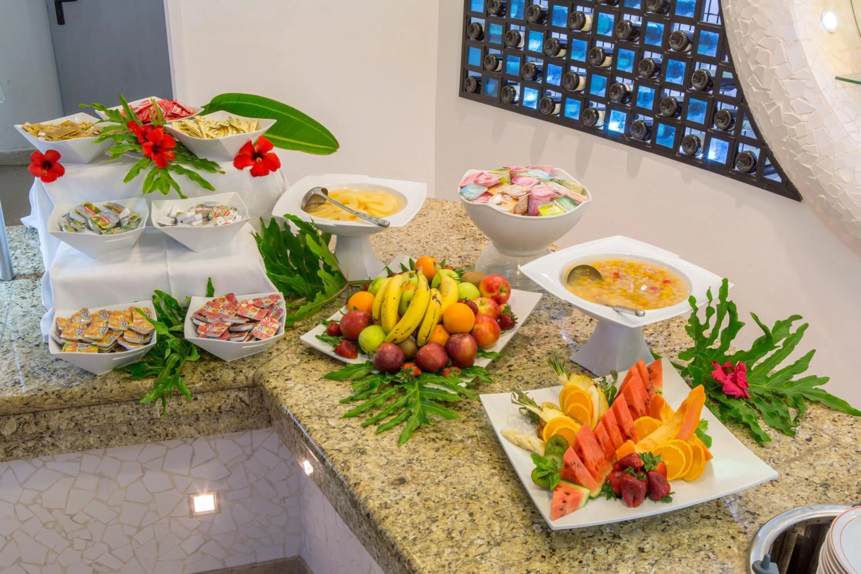 Restaurant/places to eat in Ona Hollywood Mirage