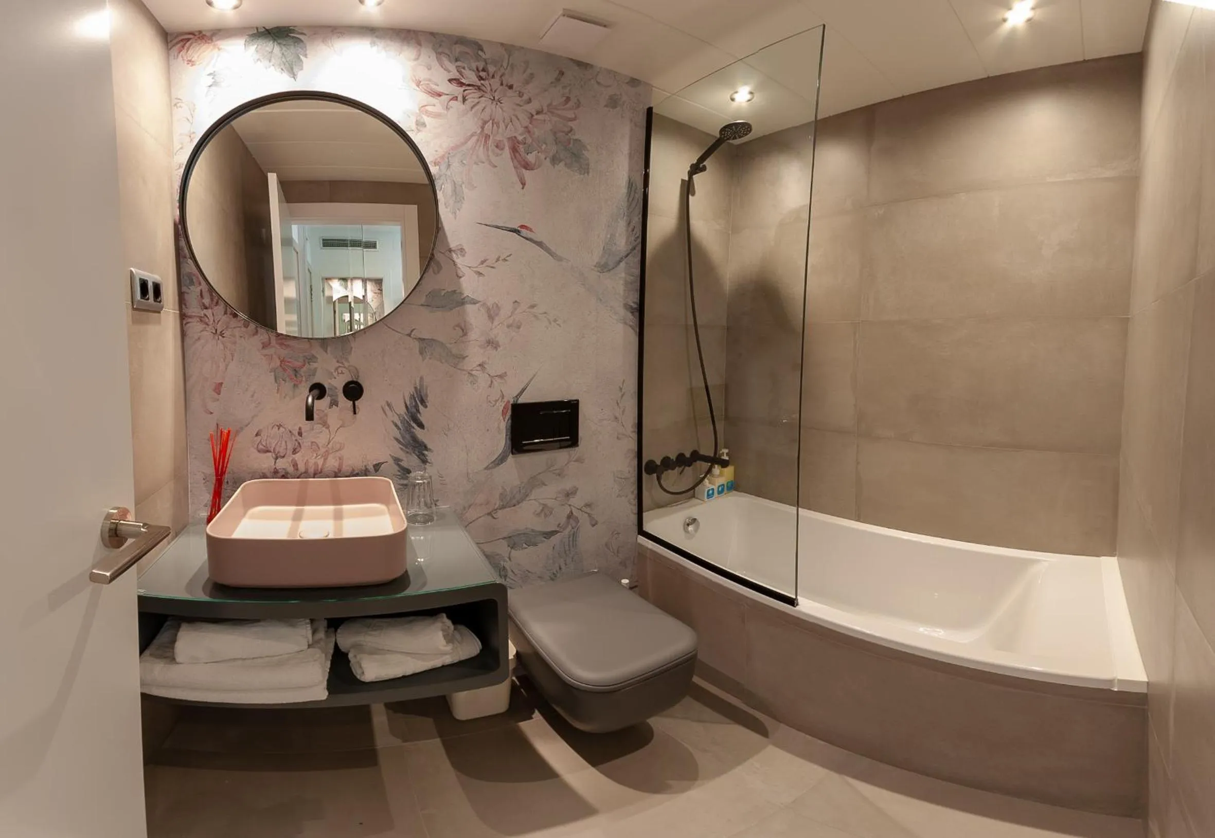 Bathroom in Apartamentos Porta Coeli