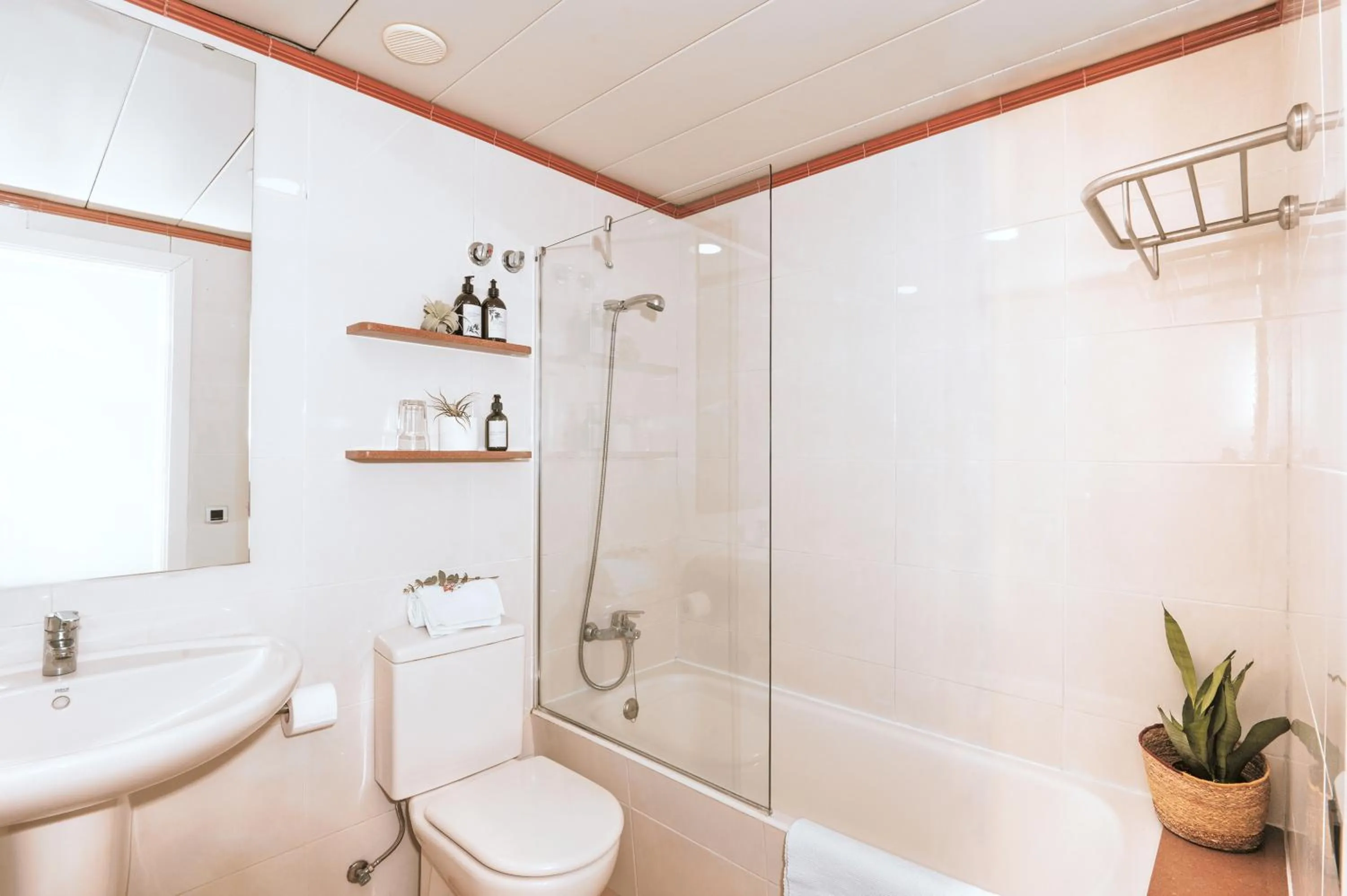 Bathroom in Apartamentos Porta Coeli