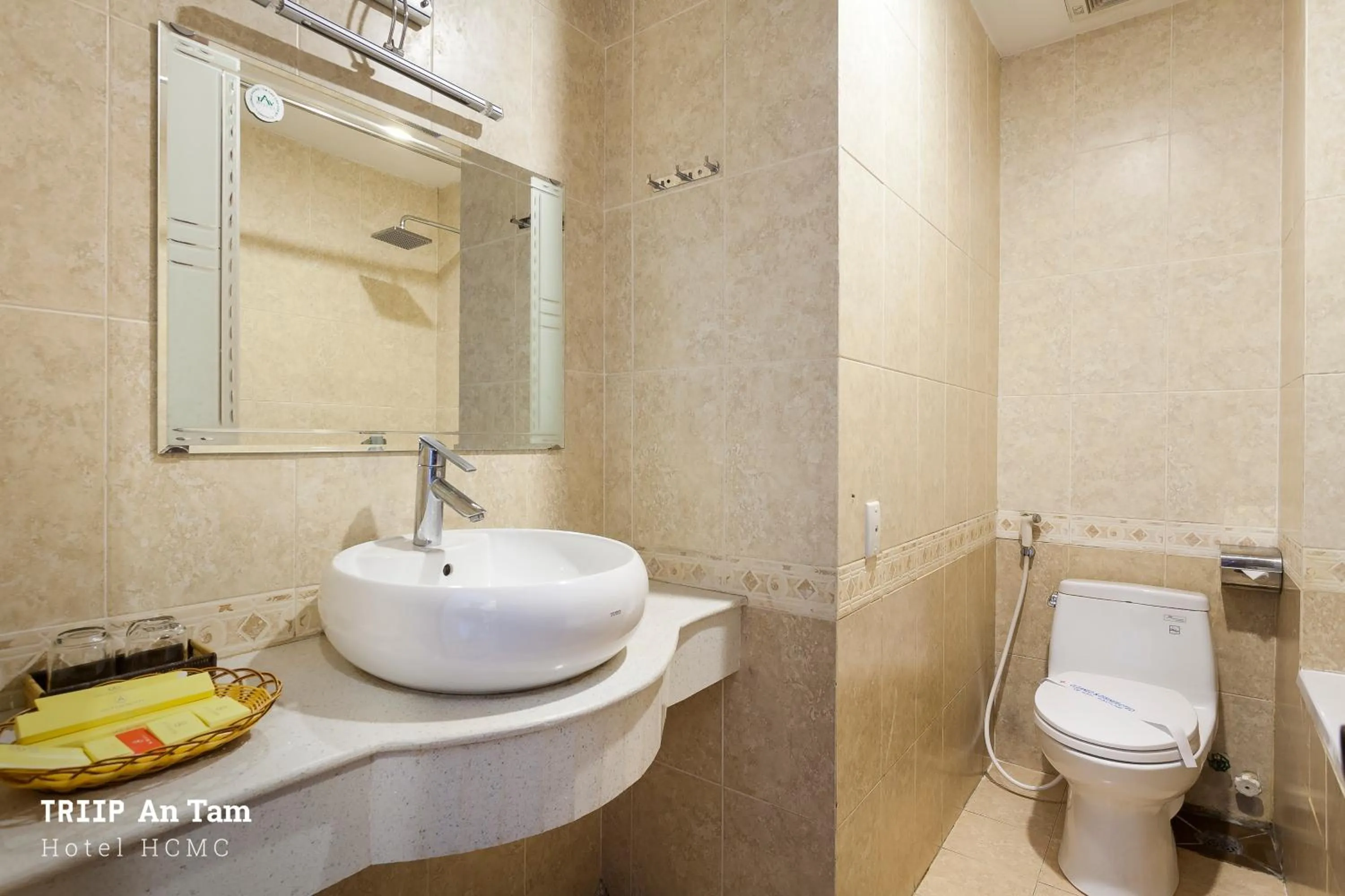 Shower in Mays Hotel- Ben Thanh